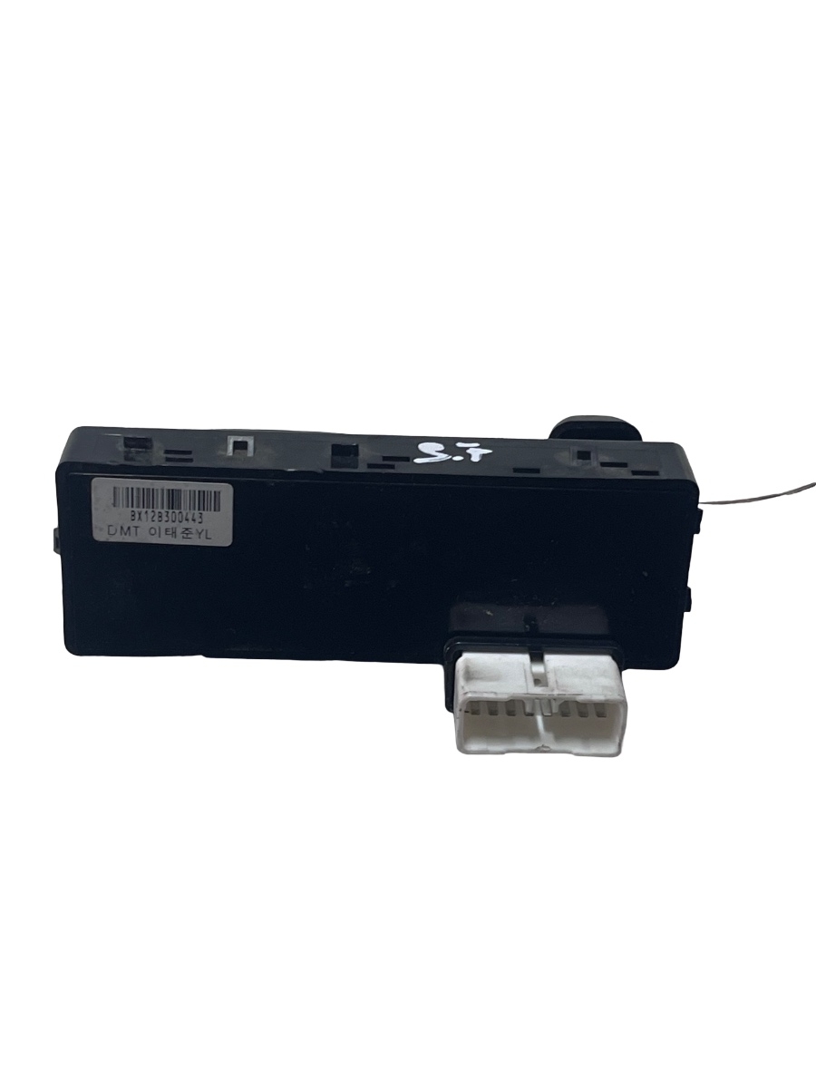 Buton reglaj scaun stanga fata KIA SORENTO II XM 2009 -> BX12B300443 – foto 2