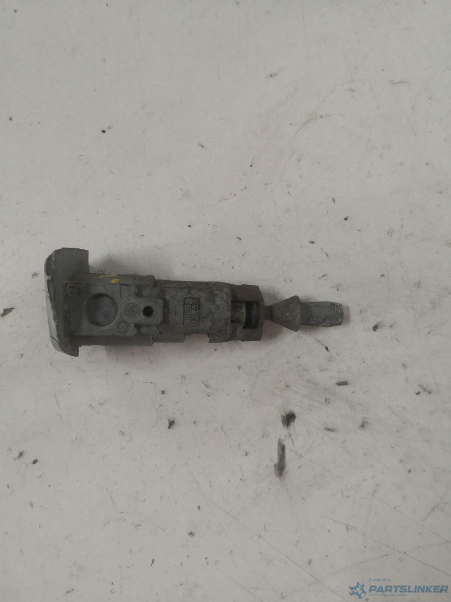 Butuc fara cheie usa stanga fata VOLKSWAGEN GOLF VI (5K1) [ 2008 - 2013 ] OEM 5k0837167a – foto 2