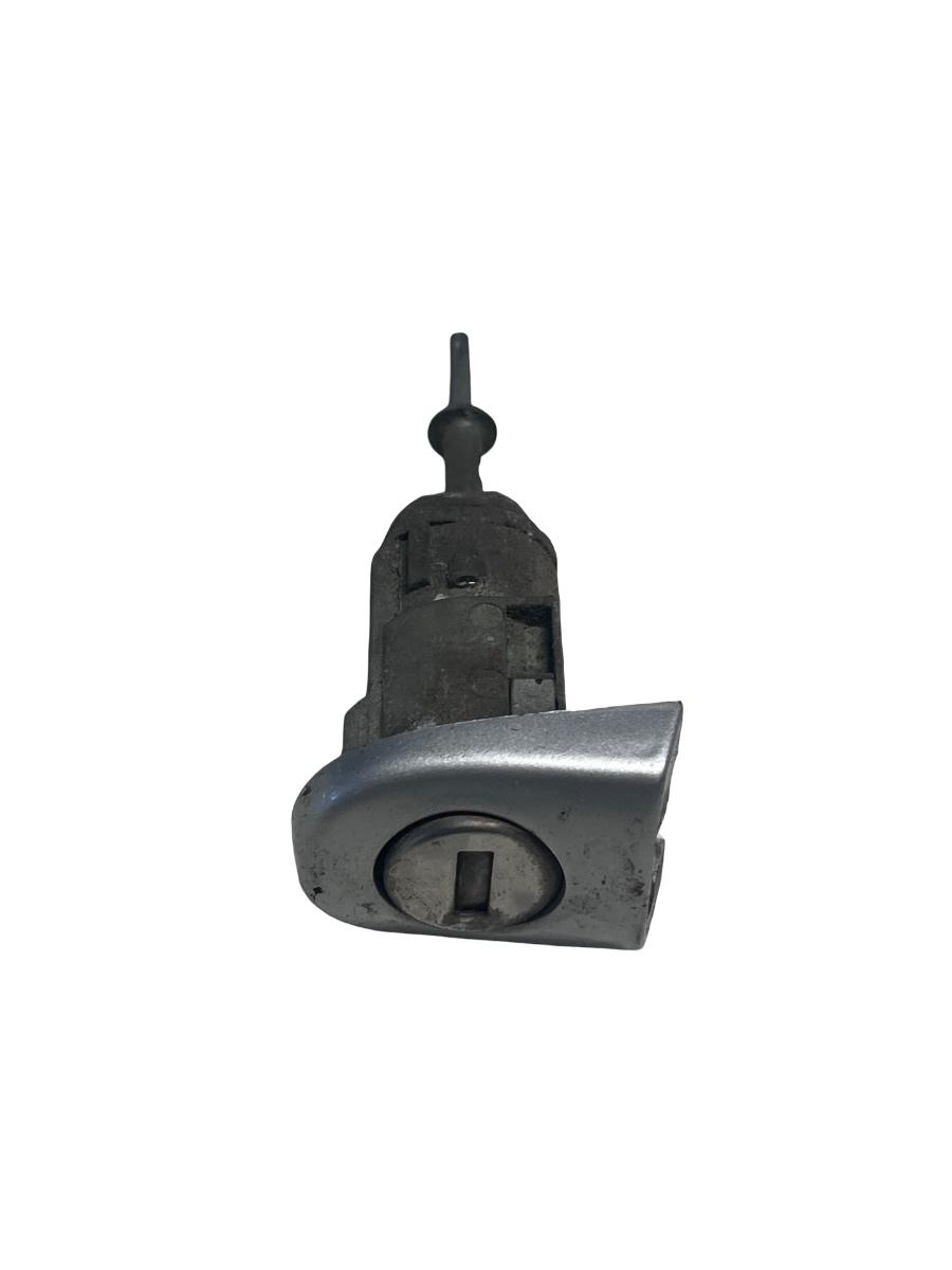 Butuc usa FARA CHEIE dreapta fata SKODA OCTAVIA 1U2 1996 - 2010