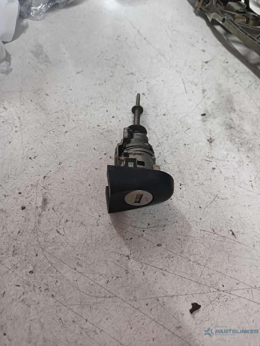 Butuc usa fara cheie dreapta fata VOLKSWAGEN CADDY II Box 9K9A 1995 - 2004