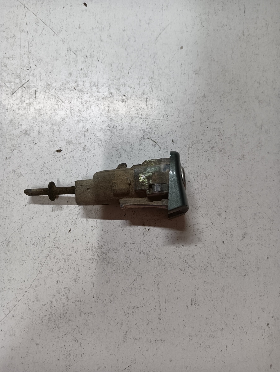 Butuc usa stanga fata FARA cheie VOLKSWAGEN GOLF V 1K1 2003 - 2009 – foto 2