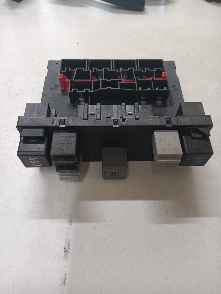 Calculator confort VOLKSWAGEN TIGUAN 5N_ 2007 -> 3c0937049a 3c0937049AH – foto 2