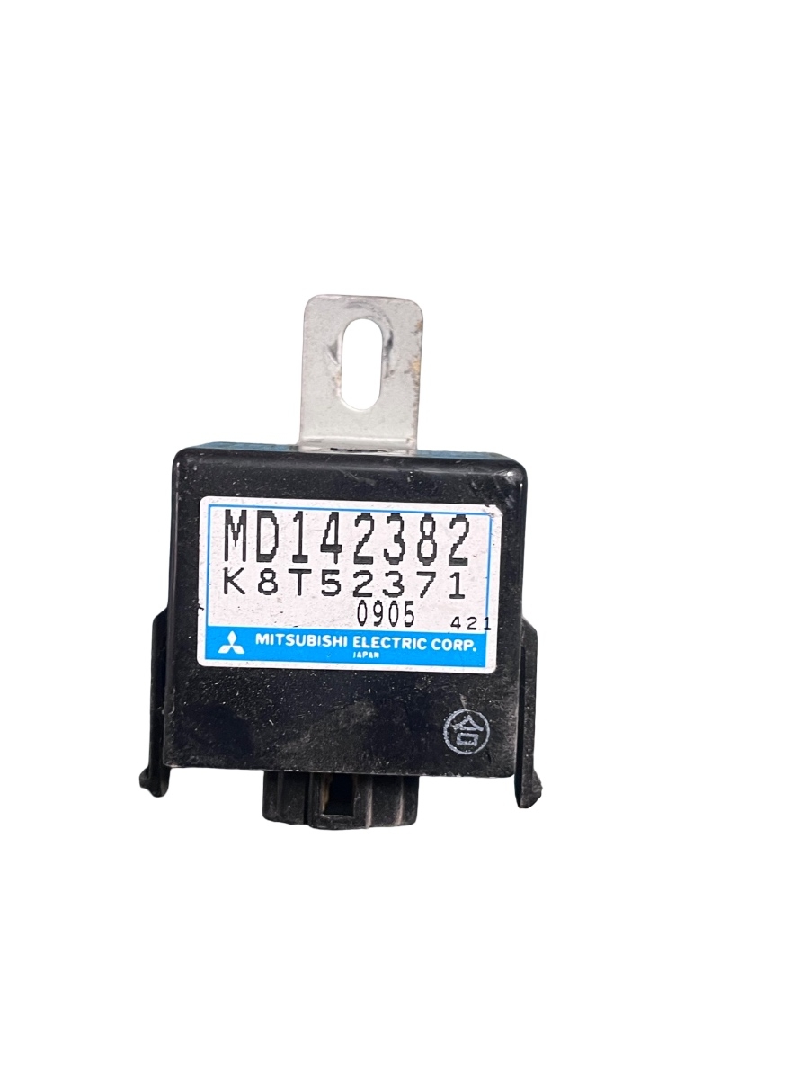 Calculator de comfort MITSUBISHI PAJERO II V3_W 2000 - 2007 MD142382