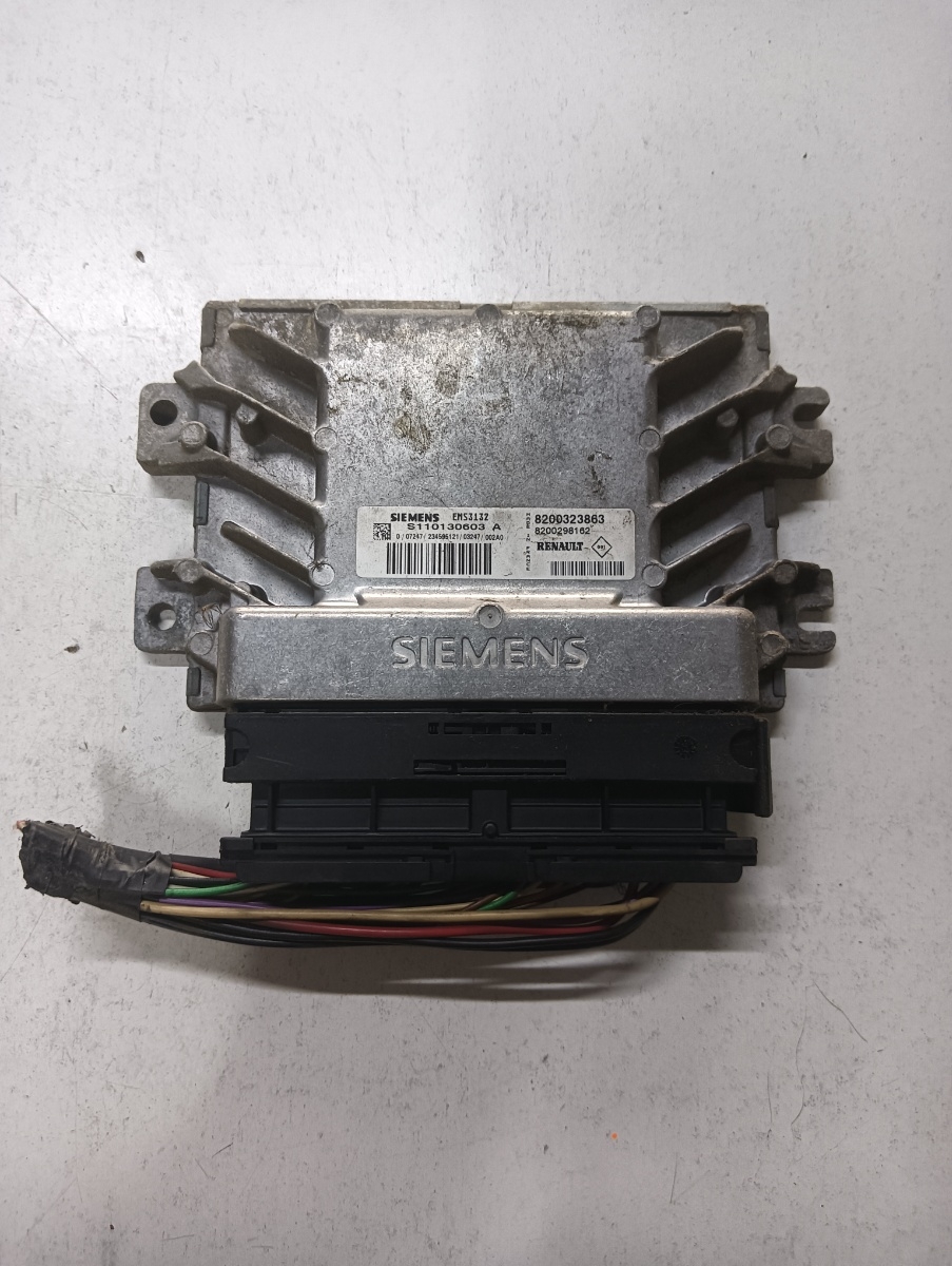 Calculator ecu  DACIA SOLENZA B41_ 2003 - > 1.4 1.4 E7J 262 S110130603a 8209323863