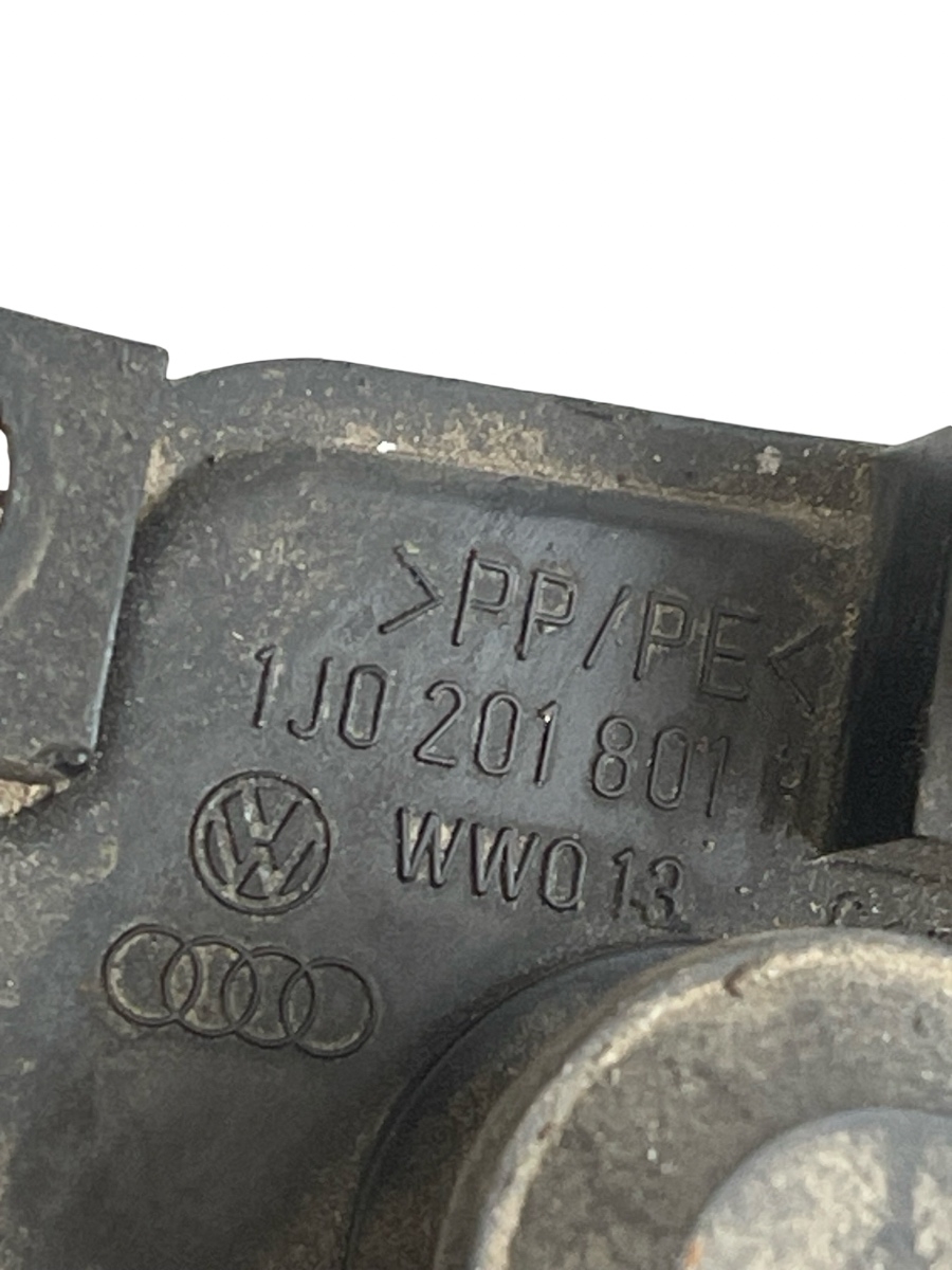Canistra carbon VOLKSWAGEN GOLF IV 1J1 1997 - 2007 1.6i 1J0201801H – foto 2