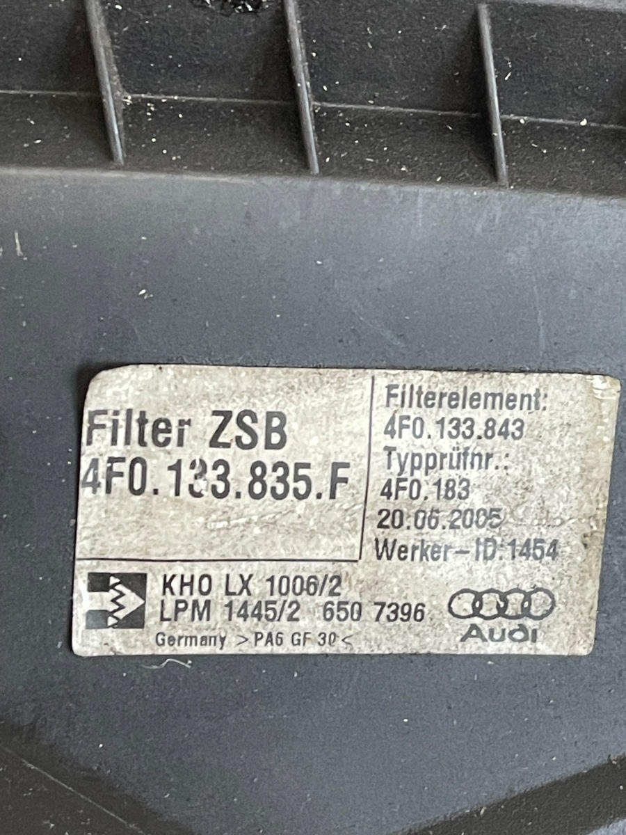 Capac carcasa filtru de aer AUDI A6/S6 III Saloon 4F2, C6 2004 - 2011 3.2 FSI AUK, BKH 4F0133835F – foto 3