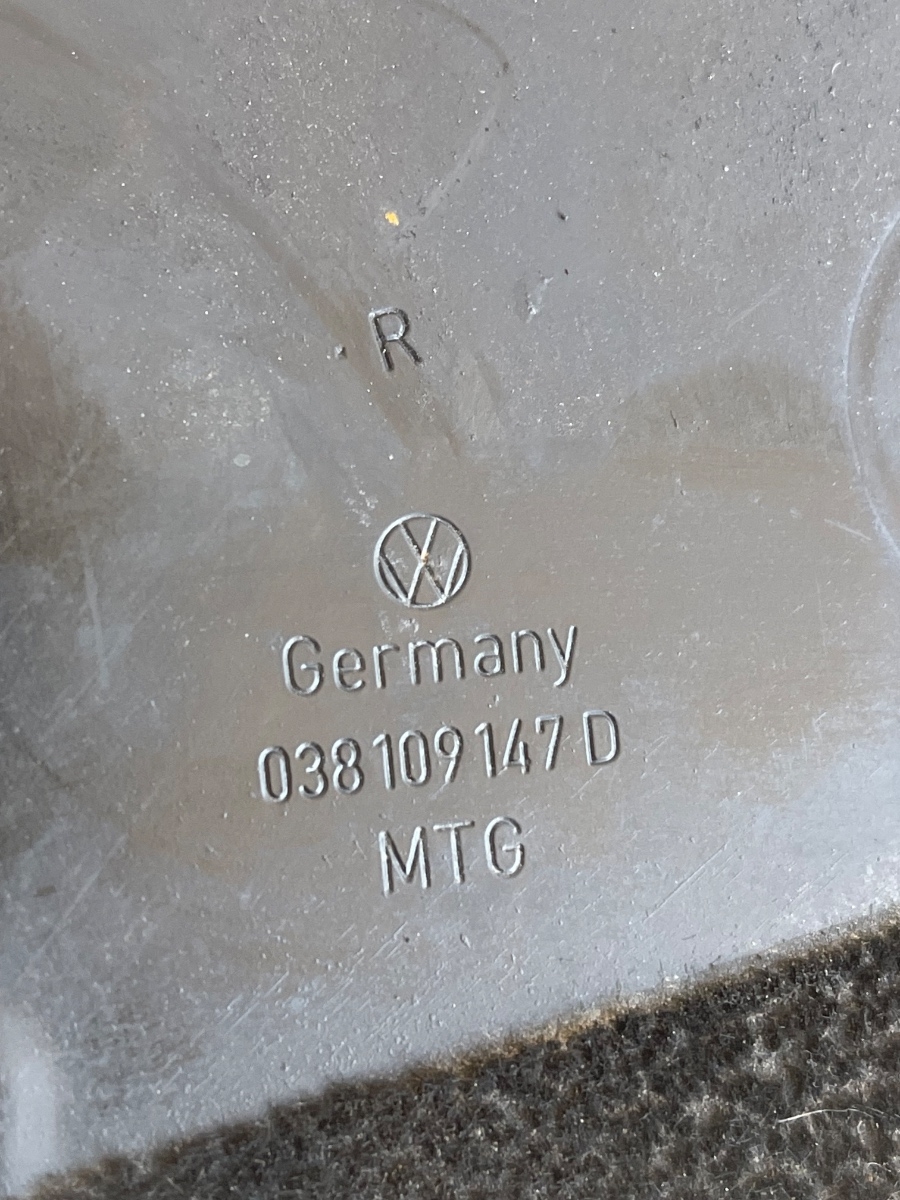 Capac distributie VOLKSWAGEN PASSAT 3C2 2005 - 2010 2.0 TDI BMP 038109147D – foto 2