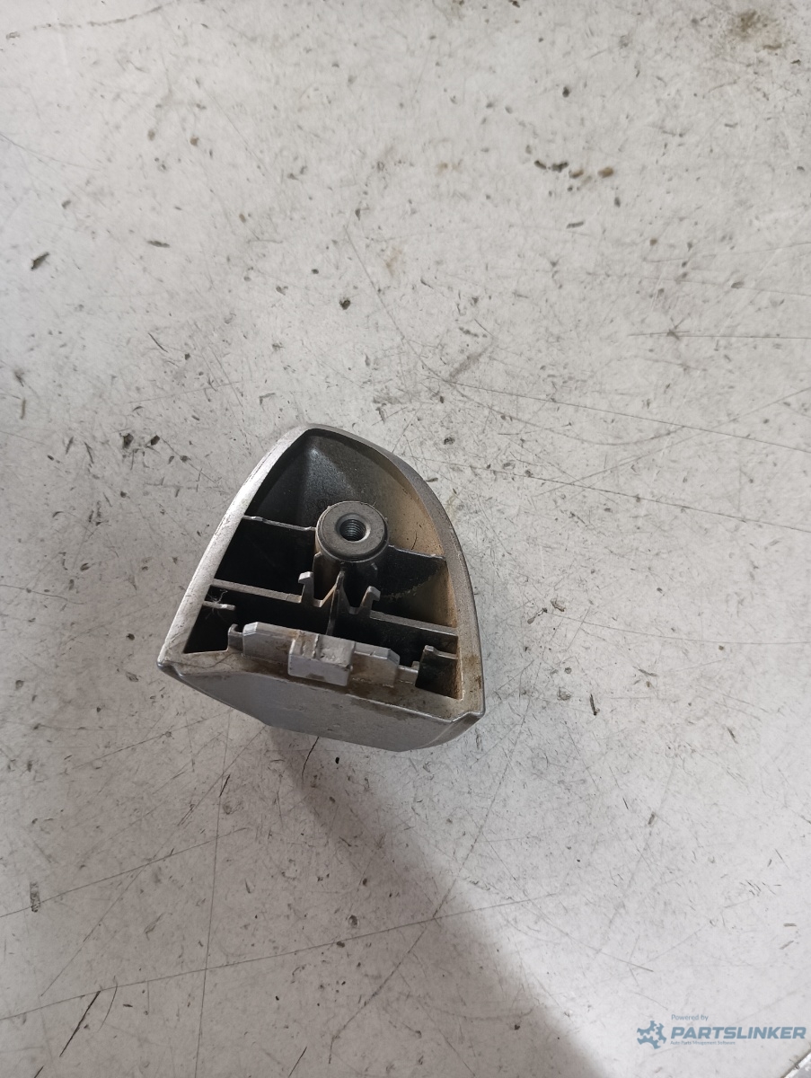 Capac maner usa dreapta spate TOYOTA COROLLA 1.3 i 2015 – foto 2