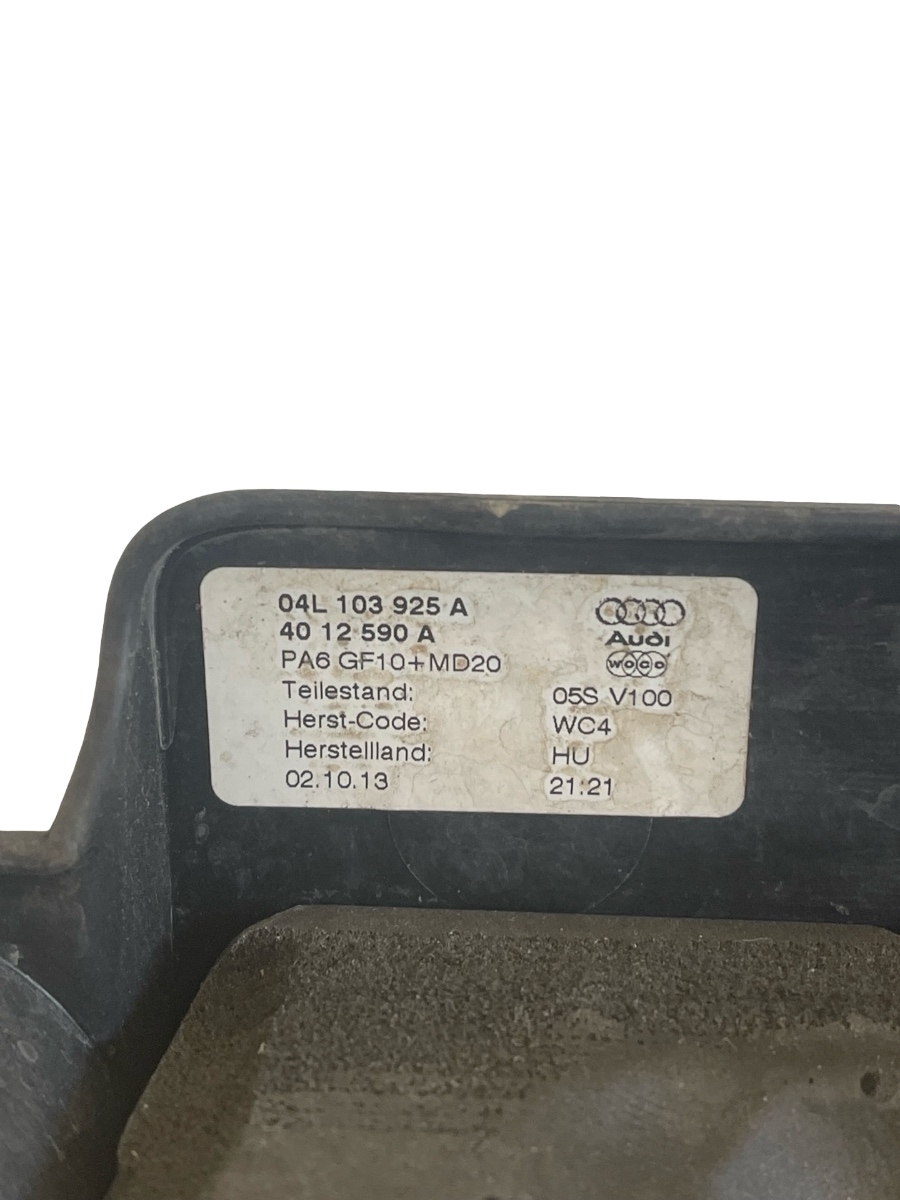 Capac motor (ornament) AUDI A3 Sportback 8VA, 8VF 2012 -> 2.0 TDI CRB 04L103925A – foto 2