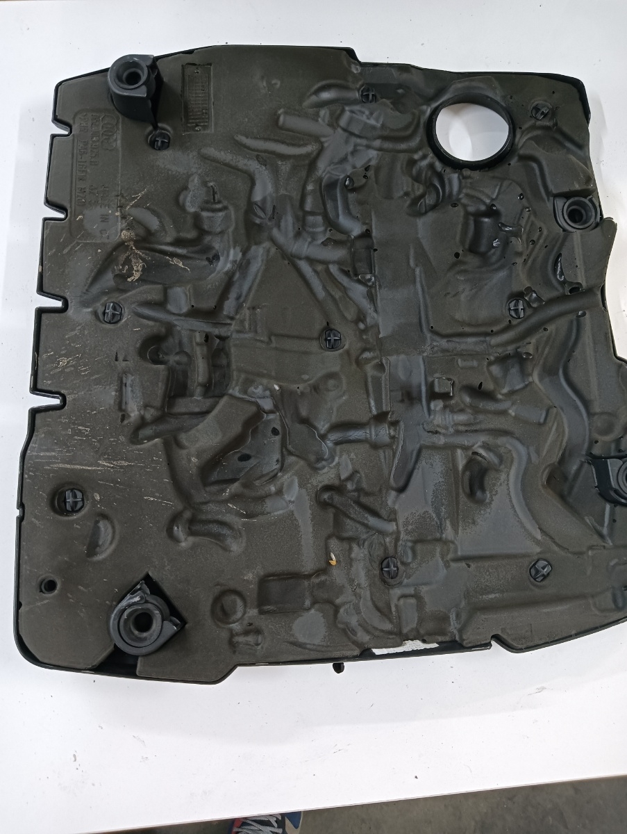 Capac motor (ornament) AUDI A6 (C8, 4A2) [ 2018 - > ] 40 TDI Mild Hybrid quattro (DFBA) 150KW|204HP – foto 2