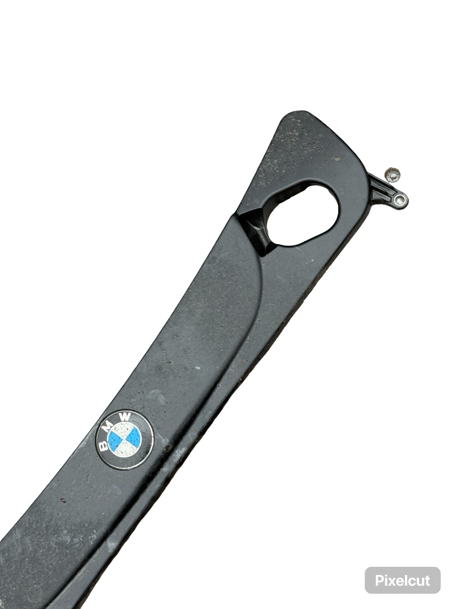 Capac motor (ornament) BMW 5 E60 2007 2.0 520 d M47 D20 (204D4) 120KW|163HP 2007 – foto 2