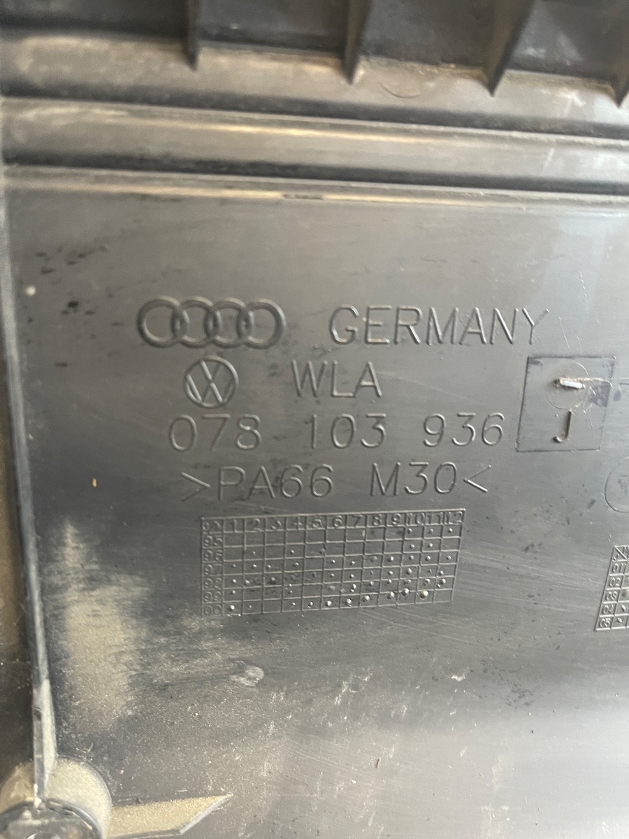 Capac motor (ornament) SKODA SUPERB 3U4 2001 - 2008 2.8 V6 AMX 078103936J – foto 3