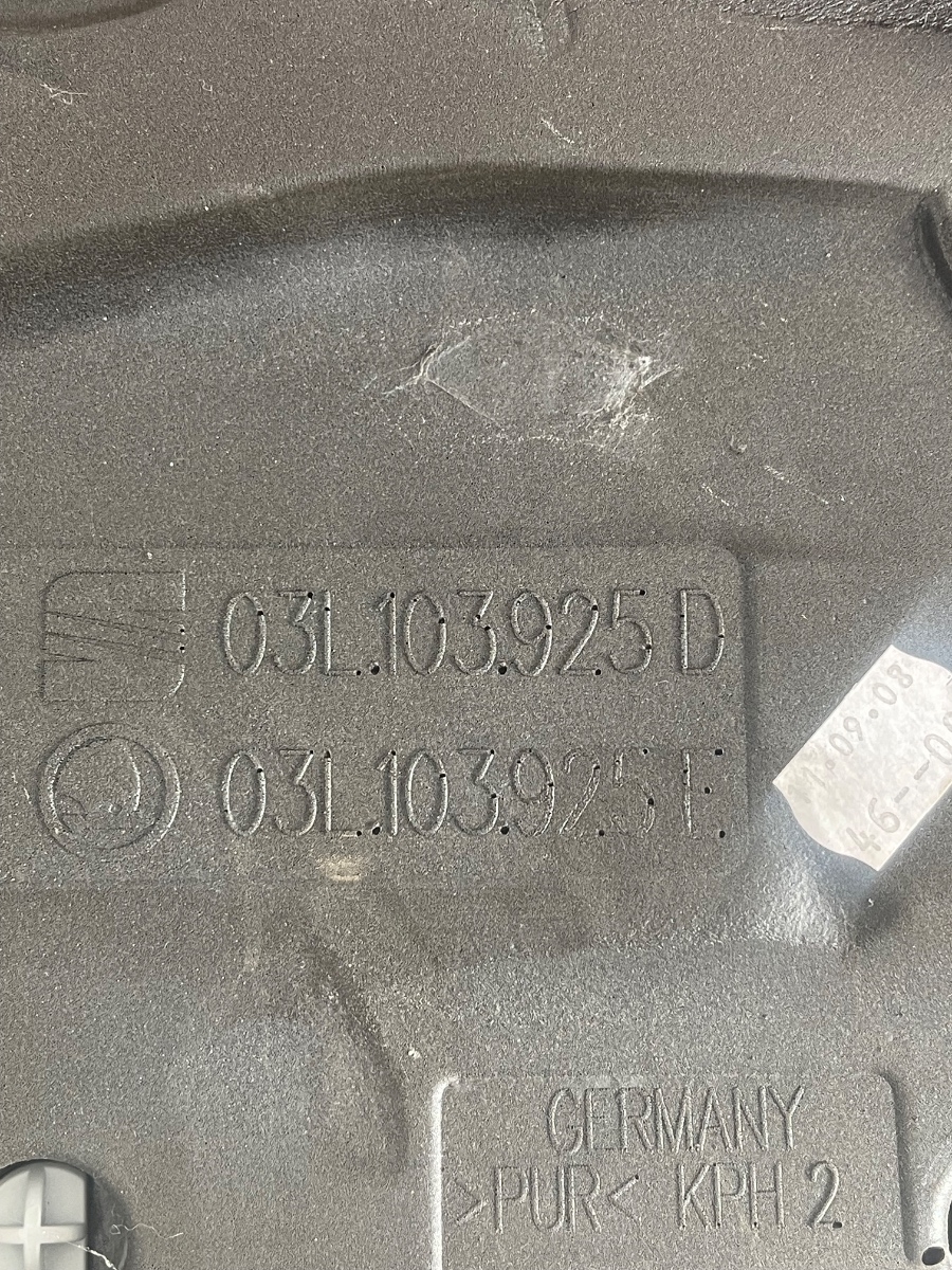 Capac motor (ornament) VOLKSWAGEN TIGUAN 5N_ 2007 - > 2.0 TDI CBAB, CFFB 03L103925D – foto 4