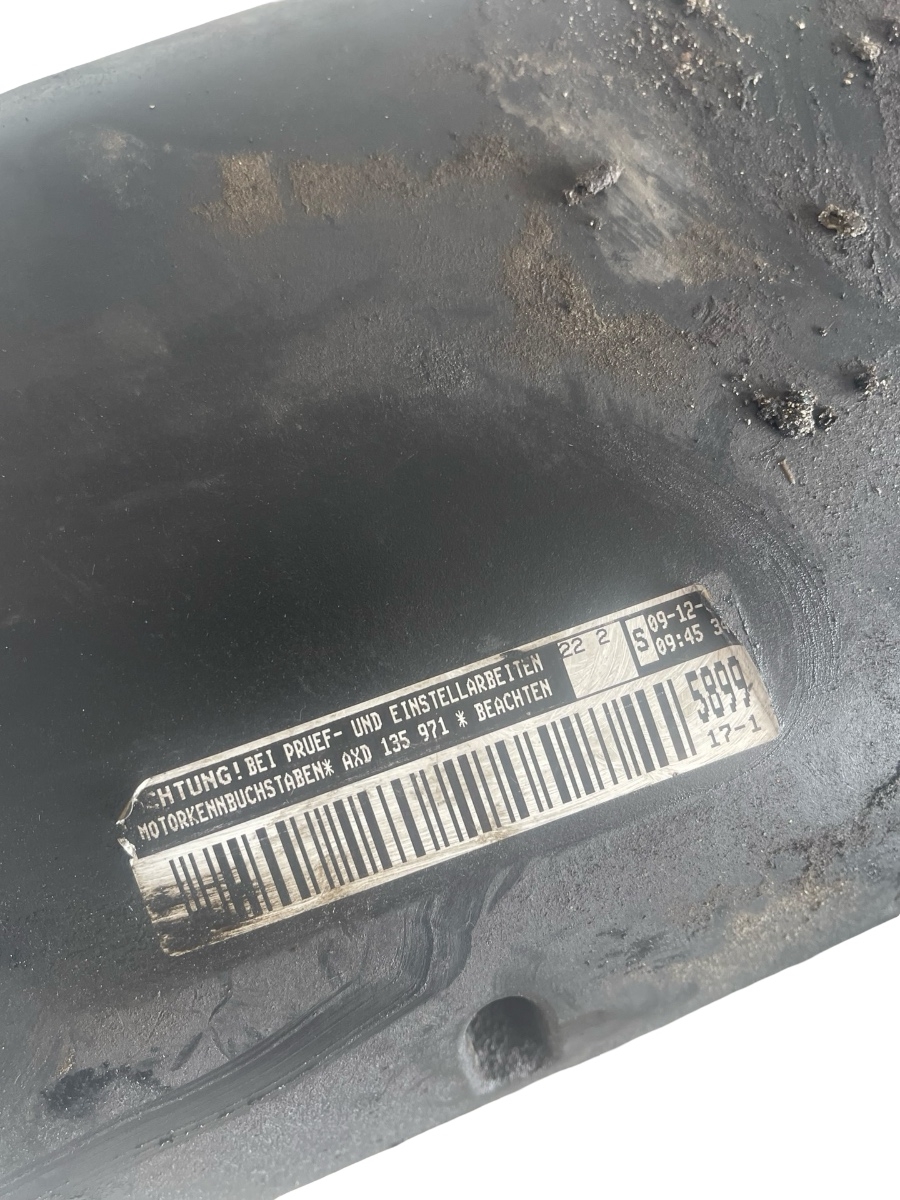 Capac motor (ornament) VOLKSWAGEN TRANSPORTER V Platform/Chassis 7JD, 7JE, 7JL, 7JY, 7J 2.5 TDI AXD, BNZ 070103502C – foto 2