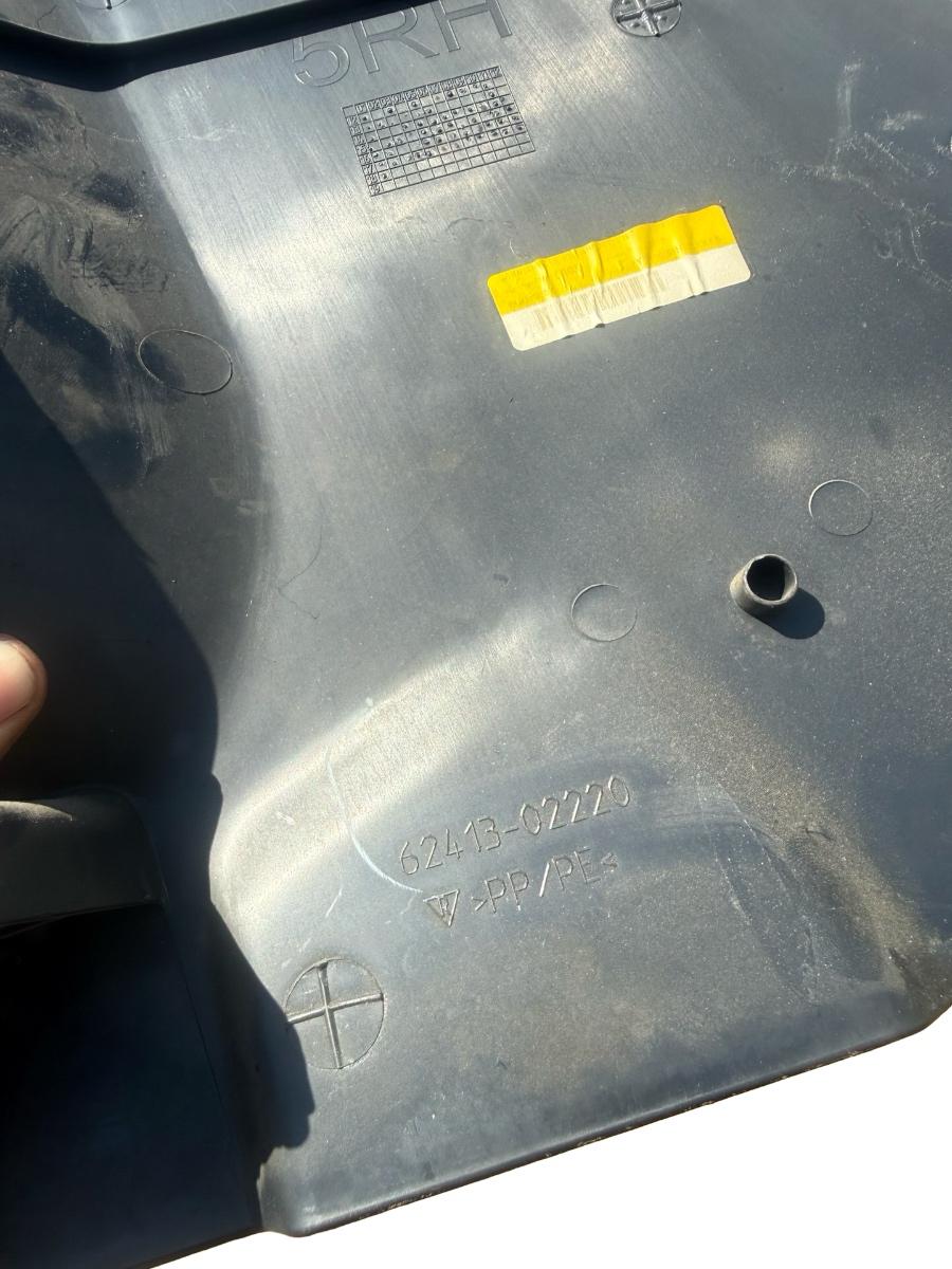 Capac plastic stalp dreapta TOYOTA AURIS ZWE18_, NZE18_, ZRE18_ 2012 -> 62413-02220 – foto 2
