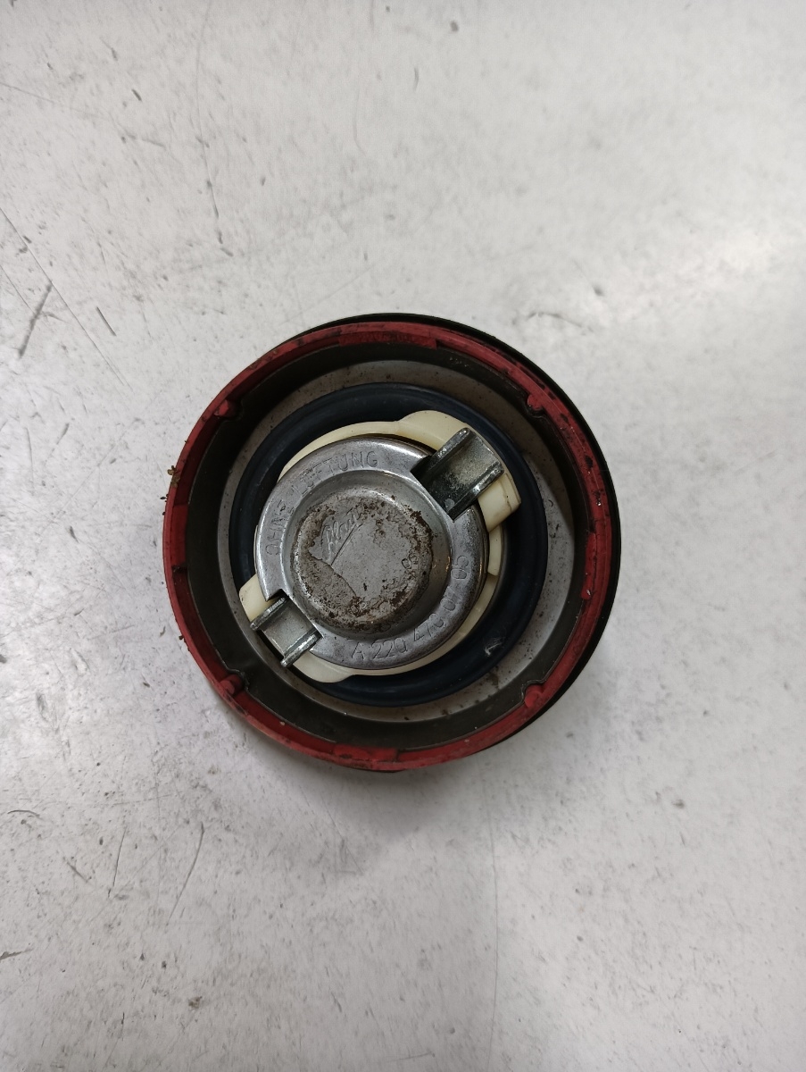 Capac rezervor combustibil MERCEDES-BENZ CLS C219 2004 - 2011 – foto 2