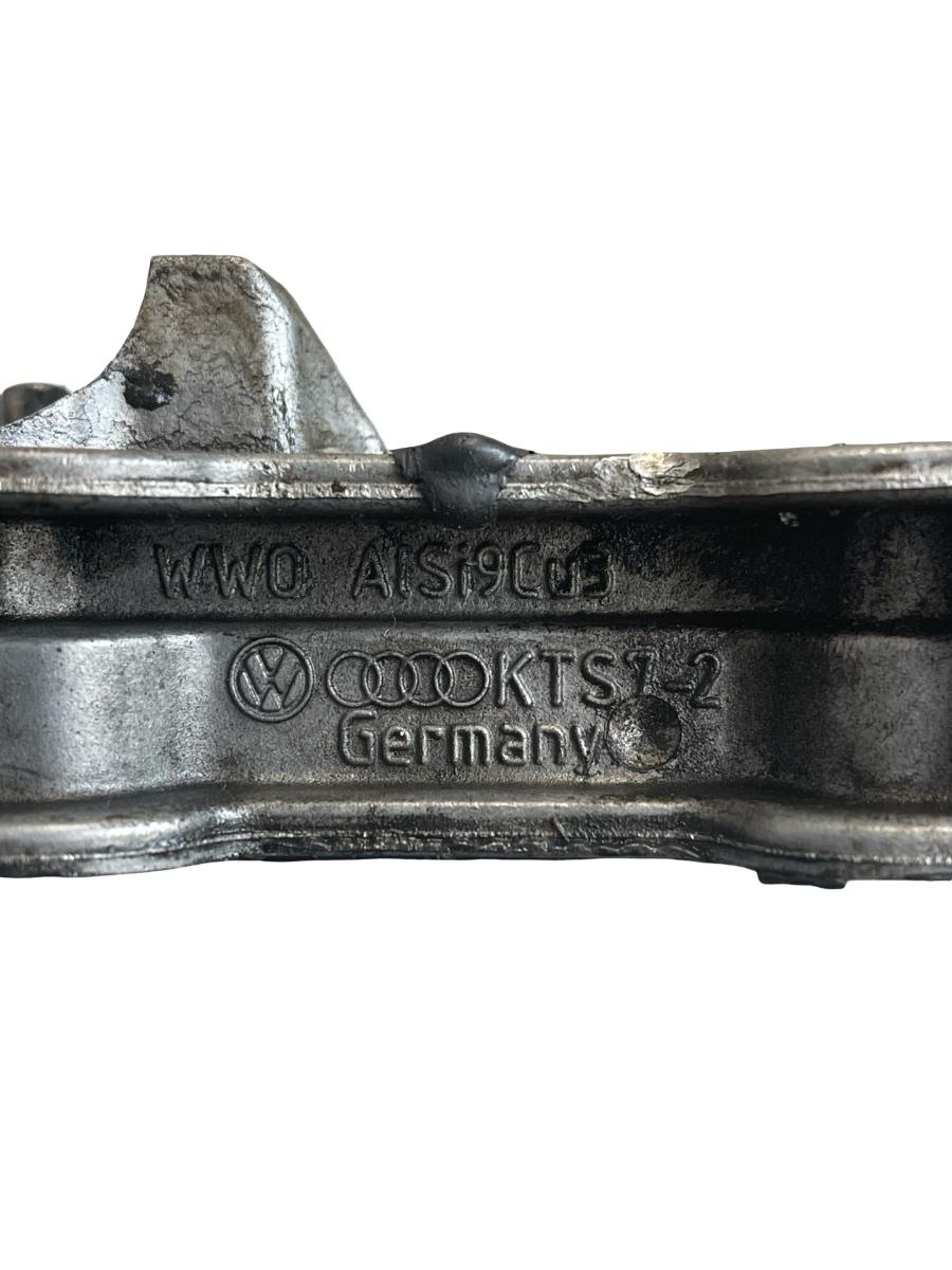 Capac Suport cu Ax Axe Came VOLKSWAGEN GOLF V 1K1 2003 - 2009 2.0 TDI 16V BKD 03G103308C – foto 2