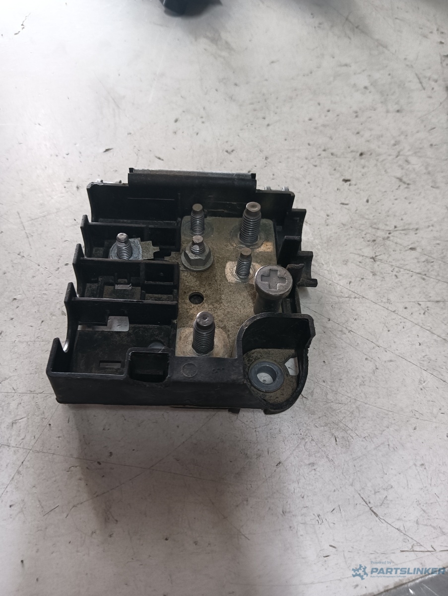 Carcasa baterie plus AUDI A4 IV (8K2, B8) [ 2007 - 2015 ] – foto 2