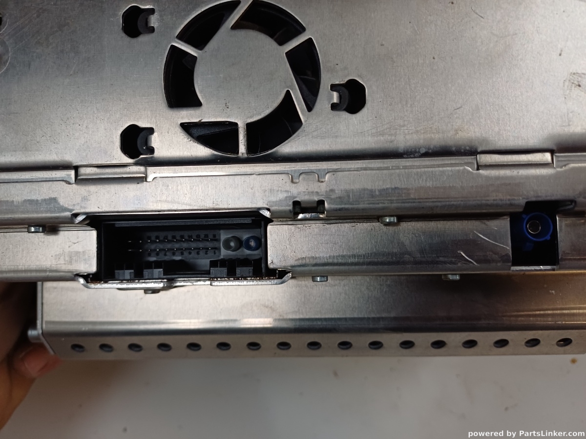 CD player auto MERCEDES-BENZ S-CLASS II (W221, C215) [ 2005 - 2013 ] OEM A2218702486 – foto 2