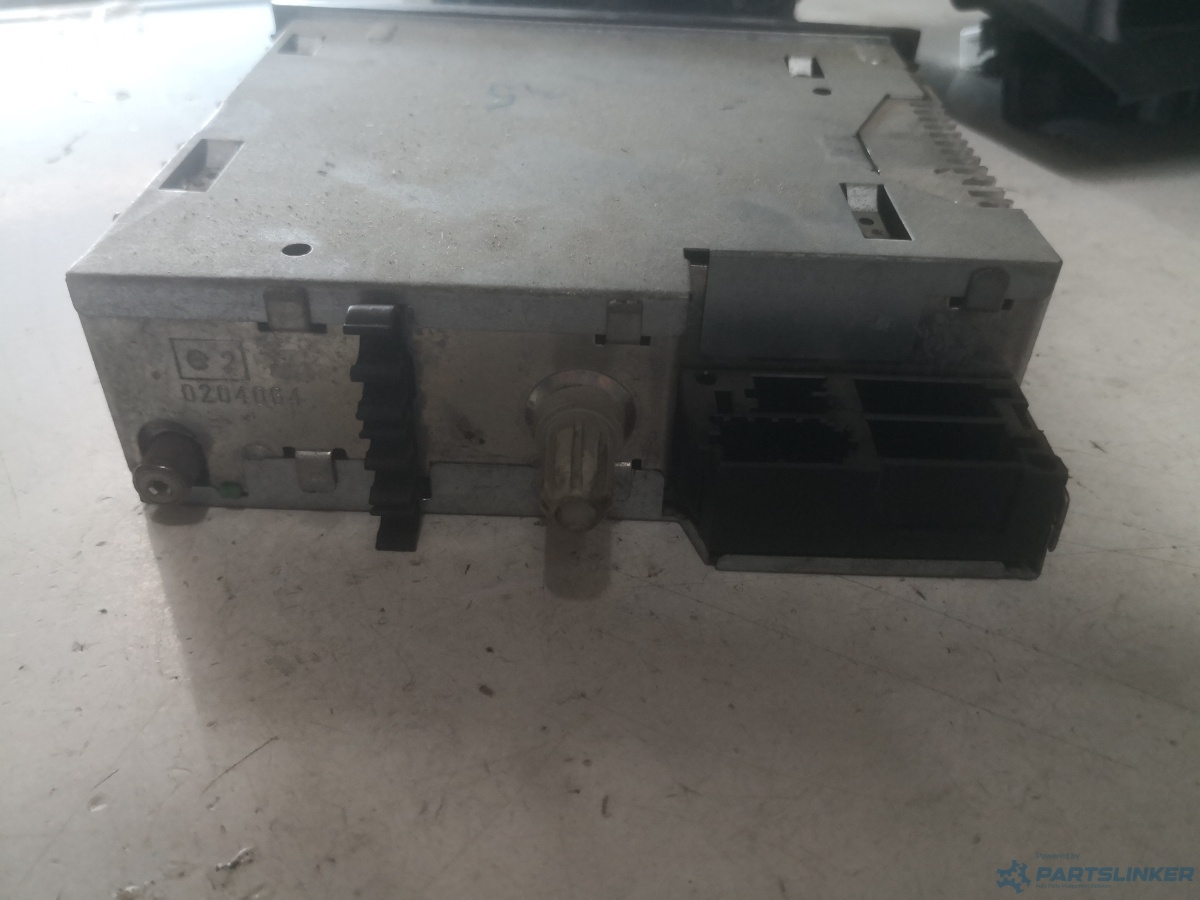 CD player auto RENAULT MEGANE II (BM0/1_, CM0/1_) [ 2001 - 2012 ] OEM 8200409475 – foto 2