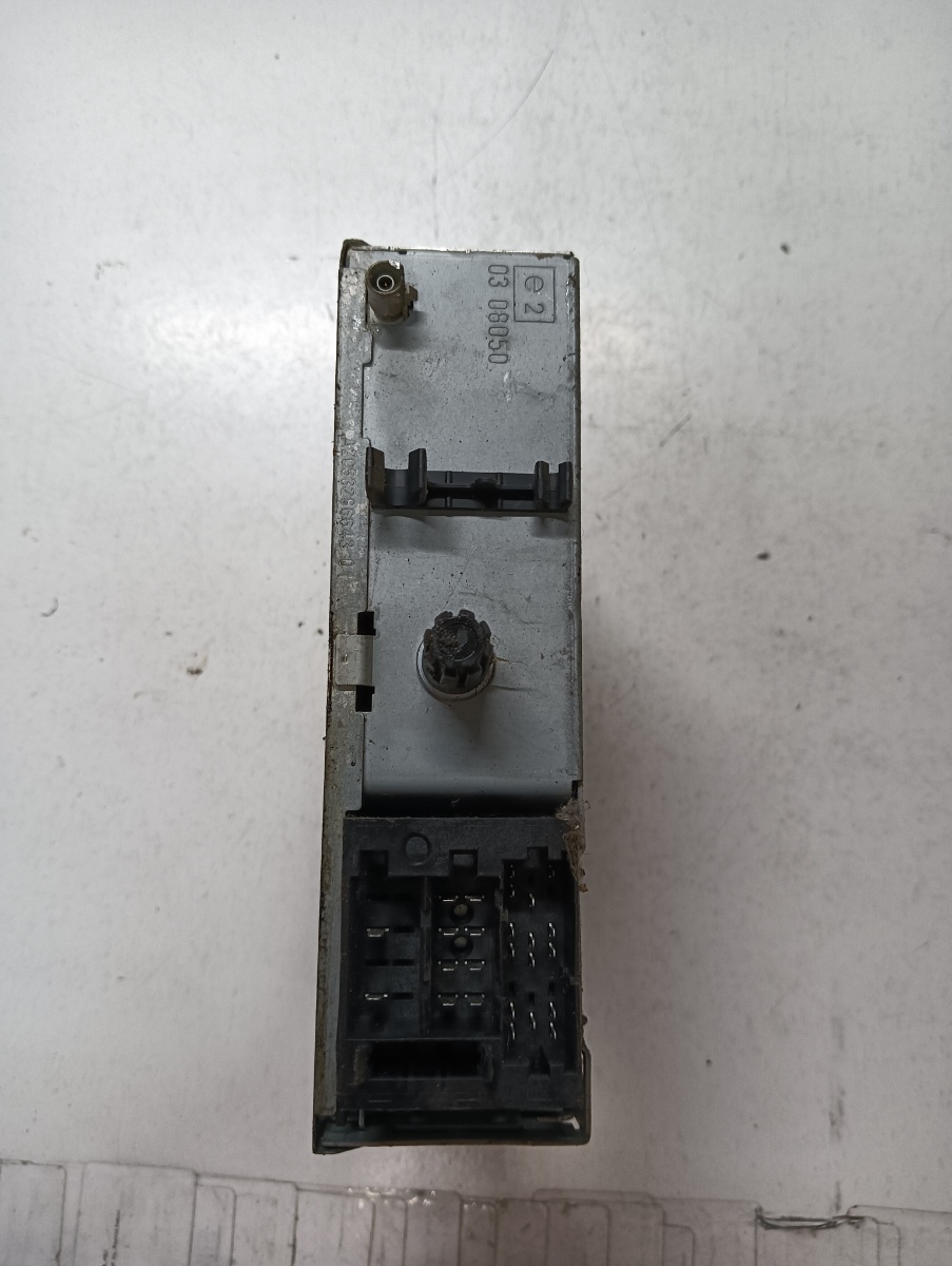 Cd player auto  RENAULT TRAFIC II Box FL 2001 - > 281150049r – foto 2