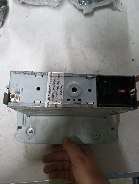 CD player auto SEAT IBIZA V (6J5, 6P1) [ 2008 - > ] 1.2 (BZG, CGPA, CJLB) 51KW|70HP OEM 6j0035153 – foto 2
