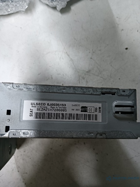 CD player auto SEAT IBIZA V (6J5, 6P1) [ 2008 - > ] 1.2 (BZG, CGPA, CJLB) 51KW|70HP OEM 6j0035153 – foto 3