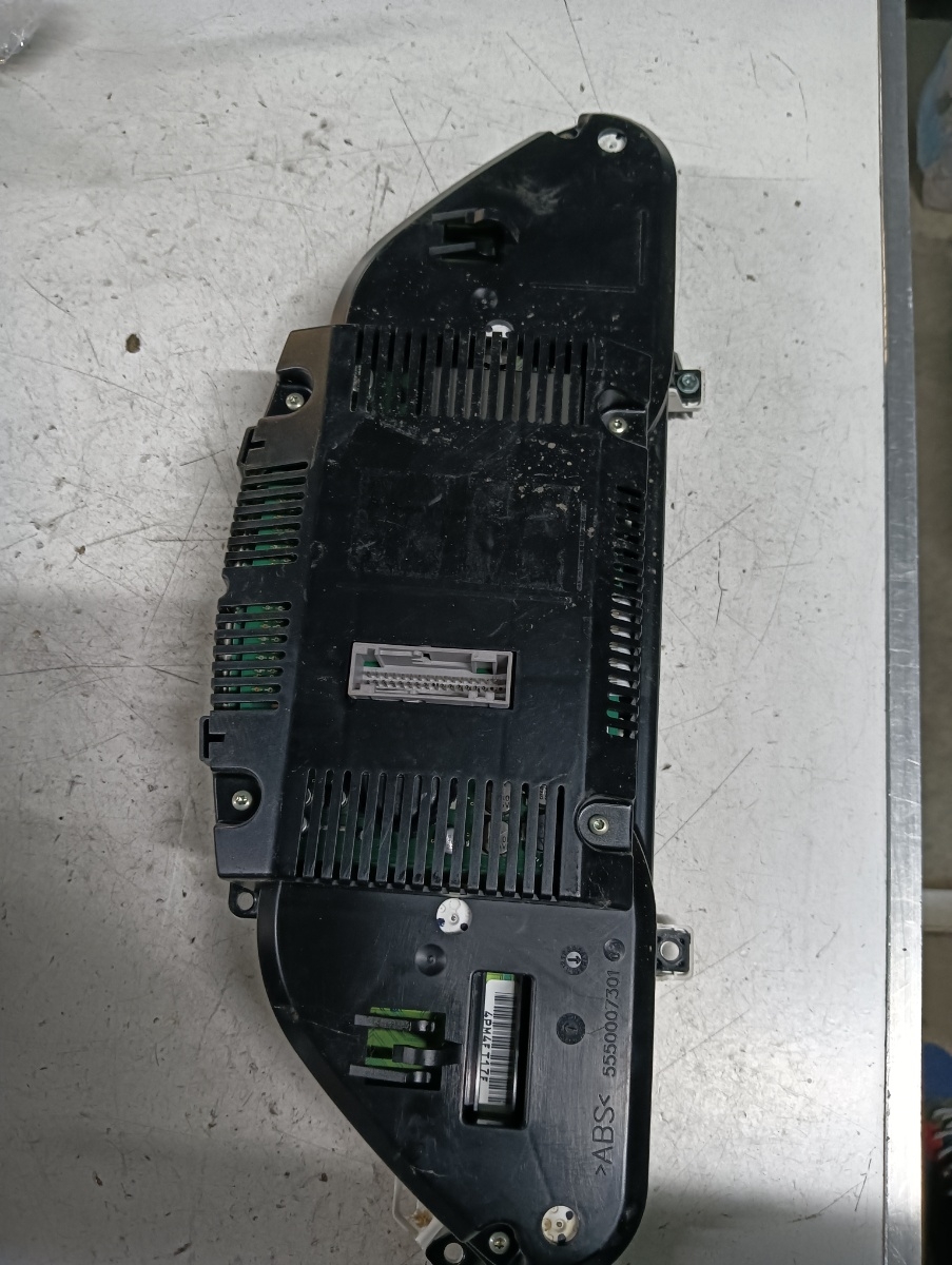 Ceasuri bord AUDI A6/S6 III Saloon (4F2, C6) [ 2004 - 2011 ] OEM 5550007301 – foto 2