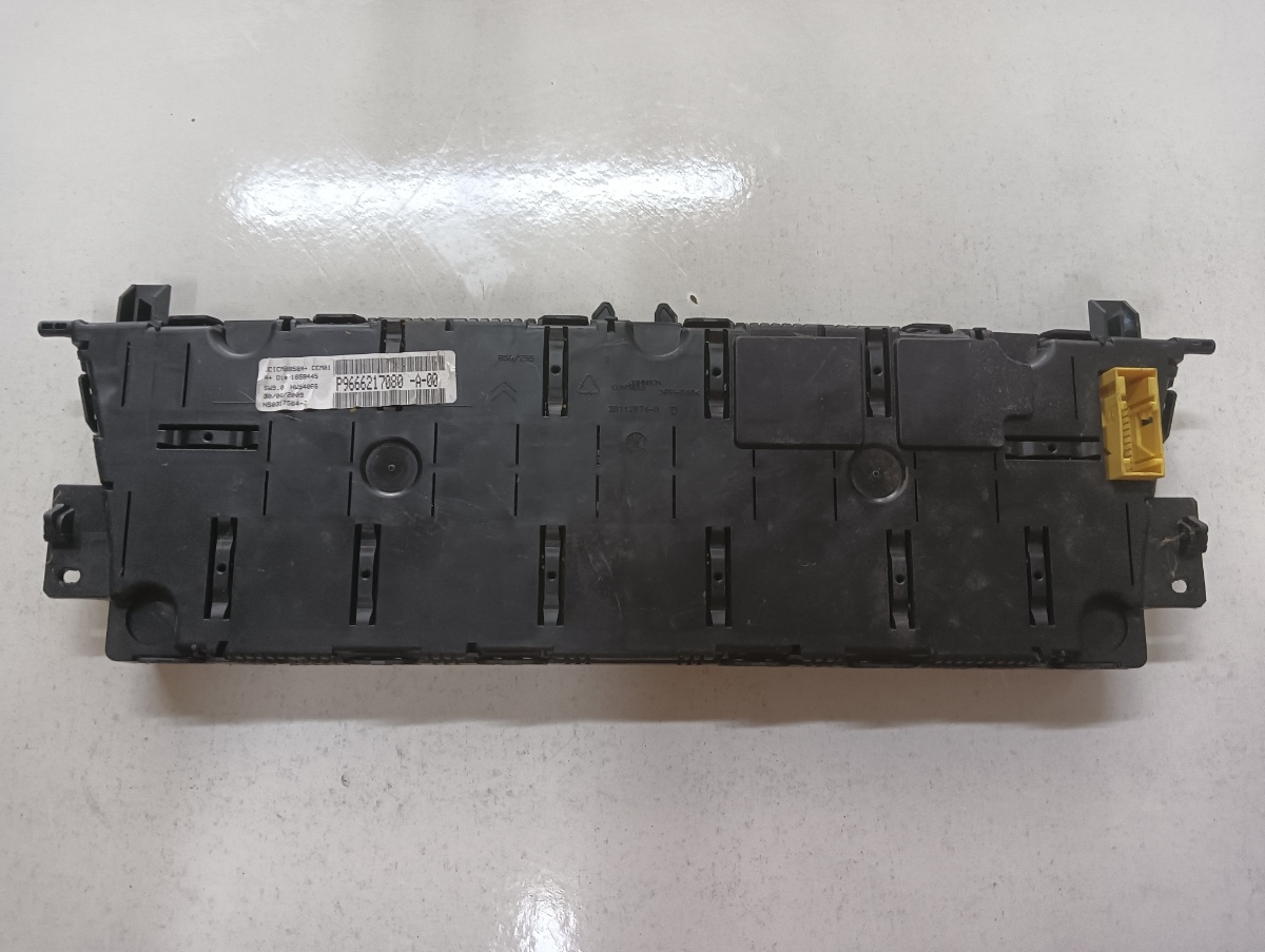 Ceasuri bord  CITROËN C4 Picasso I UD_ 2006 - 2013 P9666217080 – foto 2