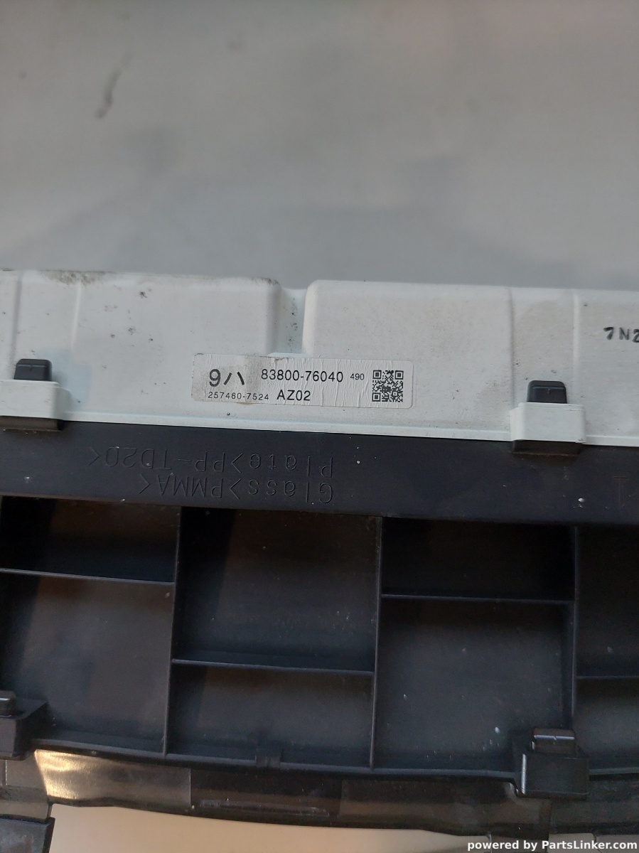 Ceasuri bord LEXUS CT (ZWA10_) [ 2010 - > ] OEM 8380076040 – foto 2