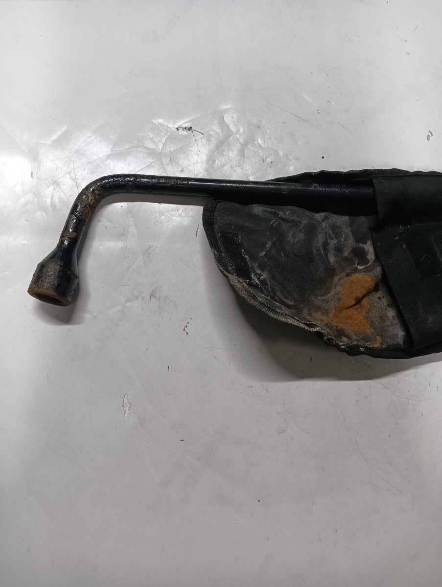 Cheie Roti/carlig tractare  AUDI A7 Sportback 4GA, 4GF 2010 - 2018 – foto 2