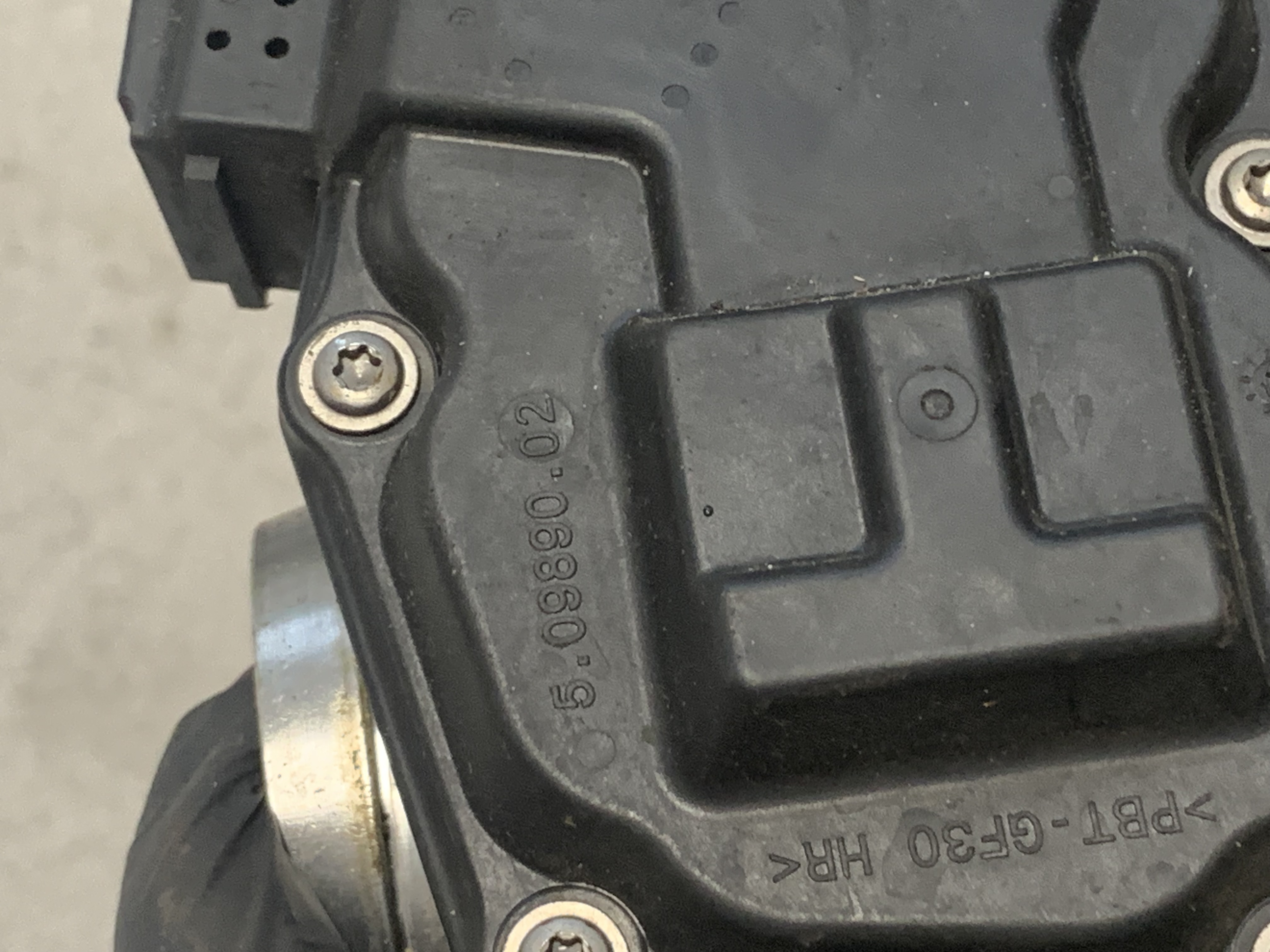 Clapeta De Acceleratie Ford Focus 3 Combi 1.0 EcoBoost M2DB, M2DC, SFDB 2010–2018 - cod: 50989002 – foto 3