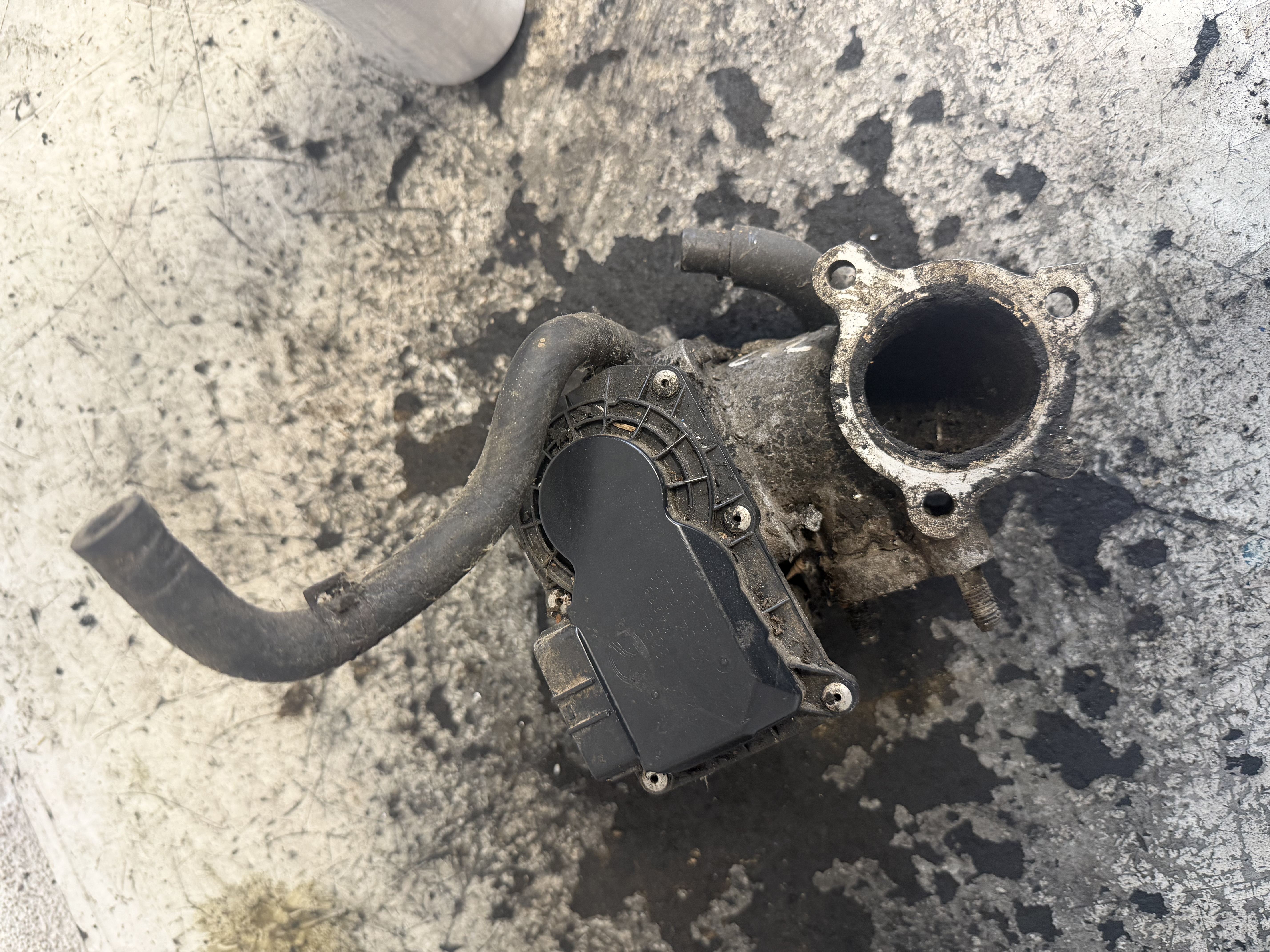 Clapeta De Acceleratie Mazda 6 2 2007–2012 - cod: R2AA136B0 2.2MZR-CD – foto 3