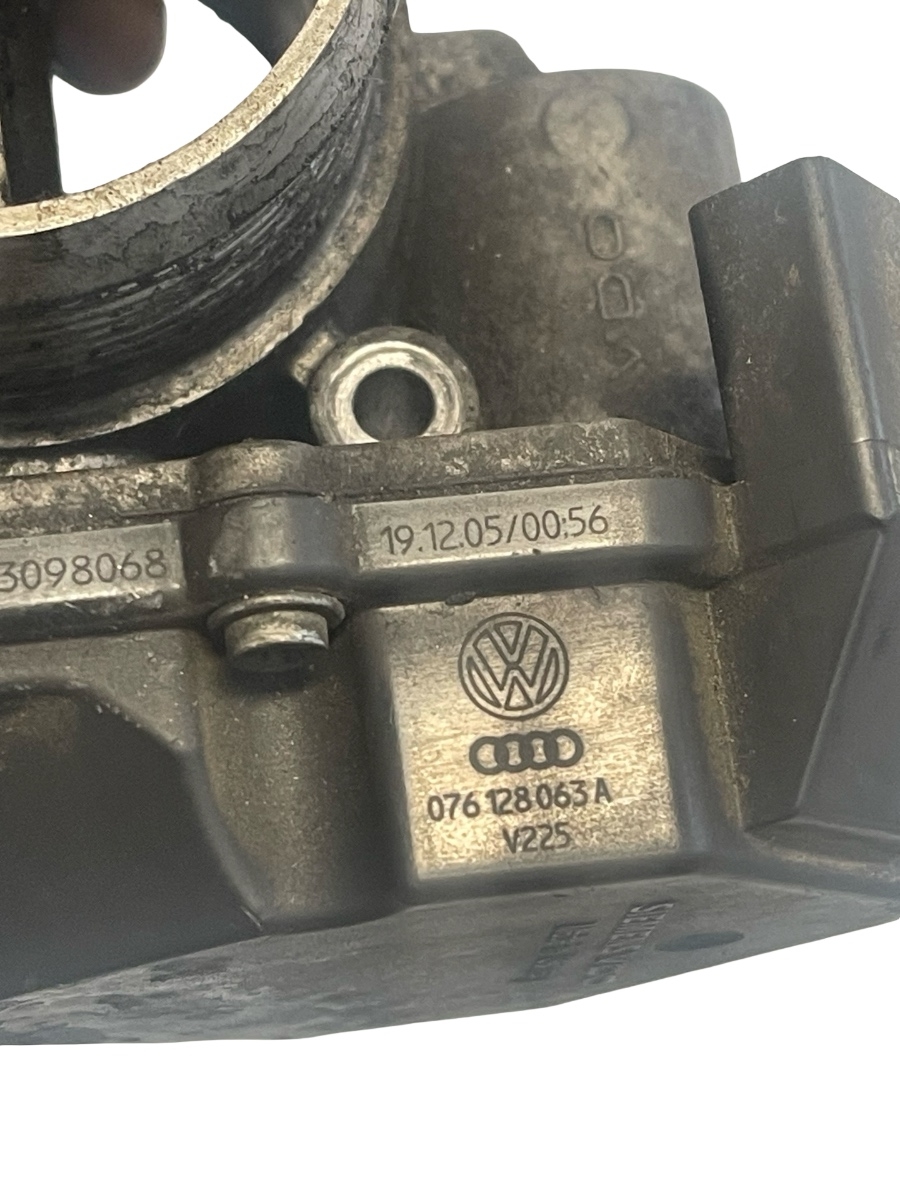Clapeta de acceleratie VOLKSWAGEN CRAFTER 30-35 Bus 2E_ 2006 - 2016 2.5TDI  076128063A – foto 4