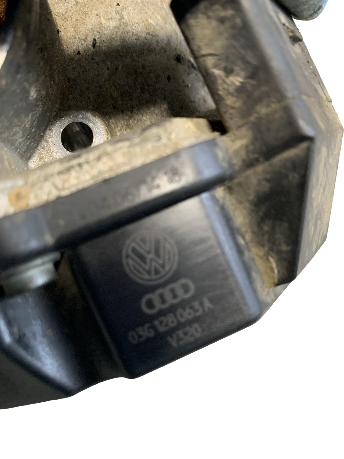 Clapeta De Acceleratie Volkswagen Passat B6 2.0 TDI 8V PDE DSG EA188 / BMP 2005–2010 - cod: 03G128063A – foto 3