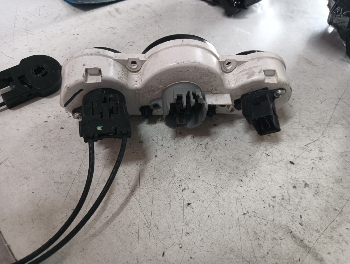 Climatizare  FORD FOCUS Hatchback  (DAW, DBW) [ 1998 - 2007 ] – foto 2