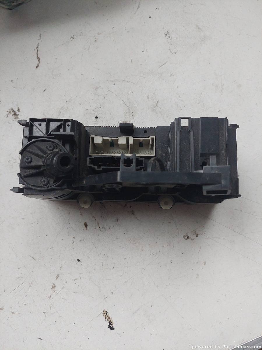 Climatizare VOLKSWAGEN CADDY (6K9, 9E7, 9E9) [ 2002 - 2009 ] – foto 2