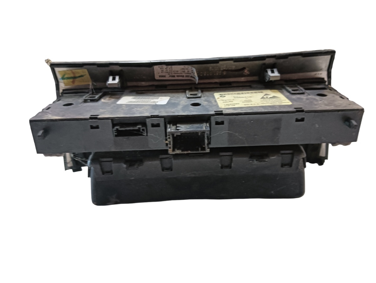 Compartiment depozitare/buton senzori parcare BMW 5 E60 2001 - 2010 6969418 – foto 2