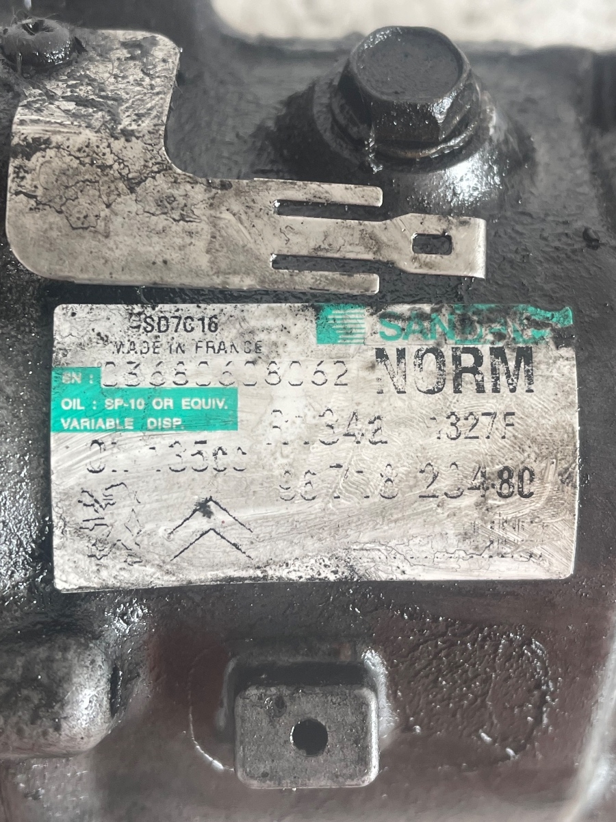 Compresor  AC CITROËN C5 2008 1.6 HDi 9HY (DV6TED4), 9HZ (DV6TED4) – foto 4