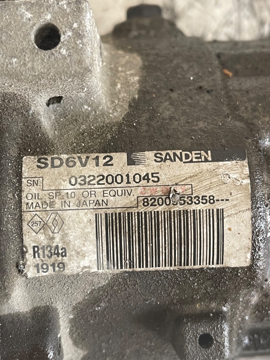 Compresor  AC RENAULT Symbol II [ 2008 - 2013 ] 1.4B 8200953358 – foto 3