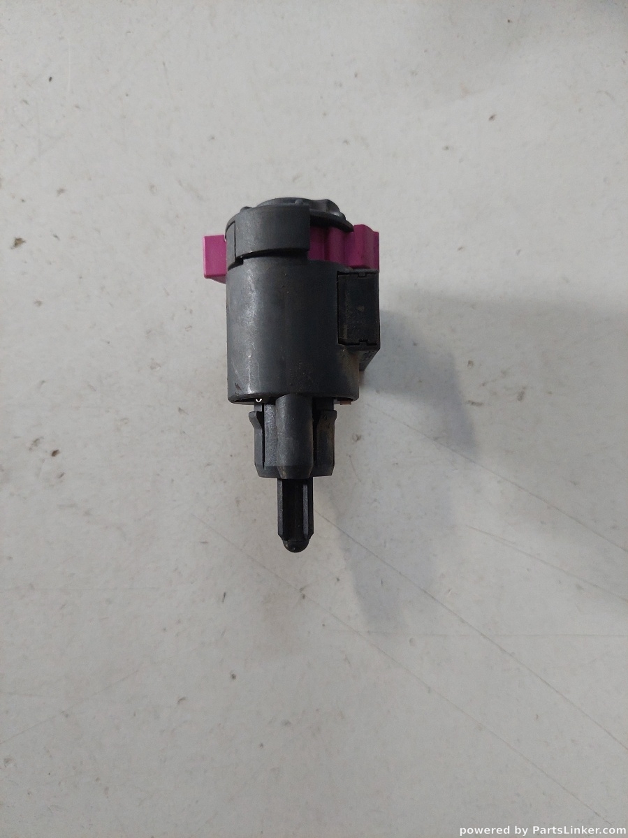 Comutator lumini frana AUDI A4 IV (8K2, B8) [ 2007 - 2015 ] OEM 4f0945459b – foto 2