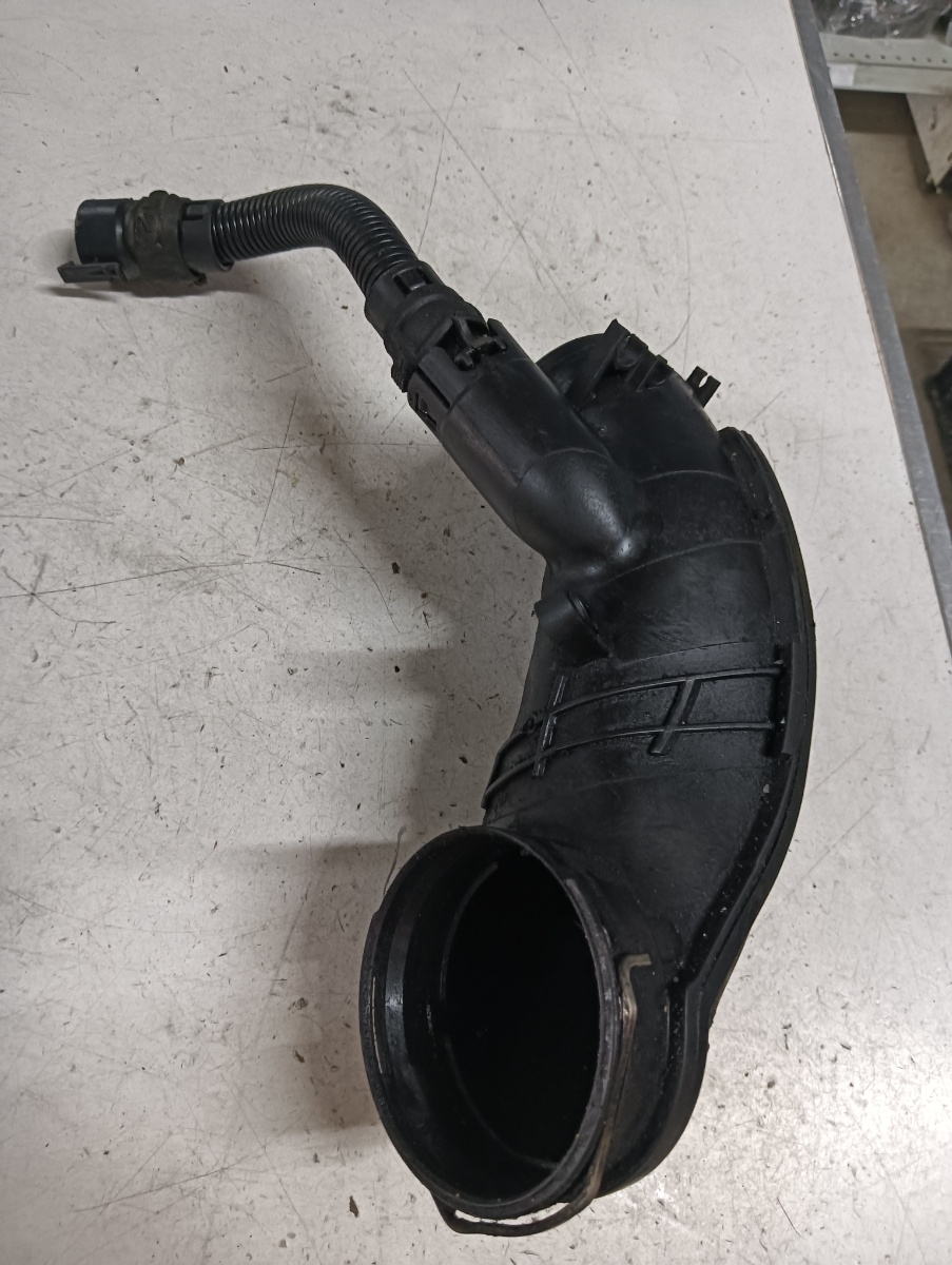 Conducta admisie  BMW 7 V (F01, F02, F03, F04) [ 2008 - 2015 ] OEM 13717807493 – foto 2