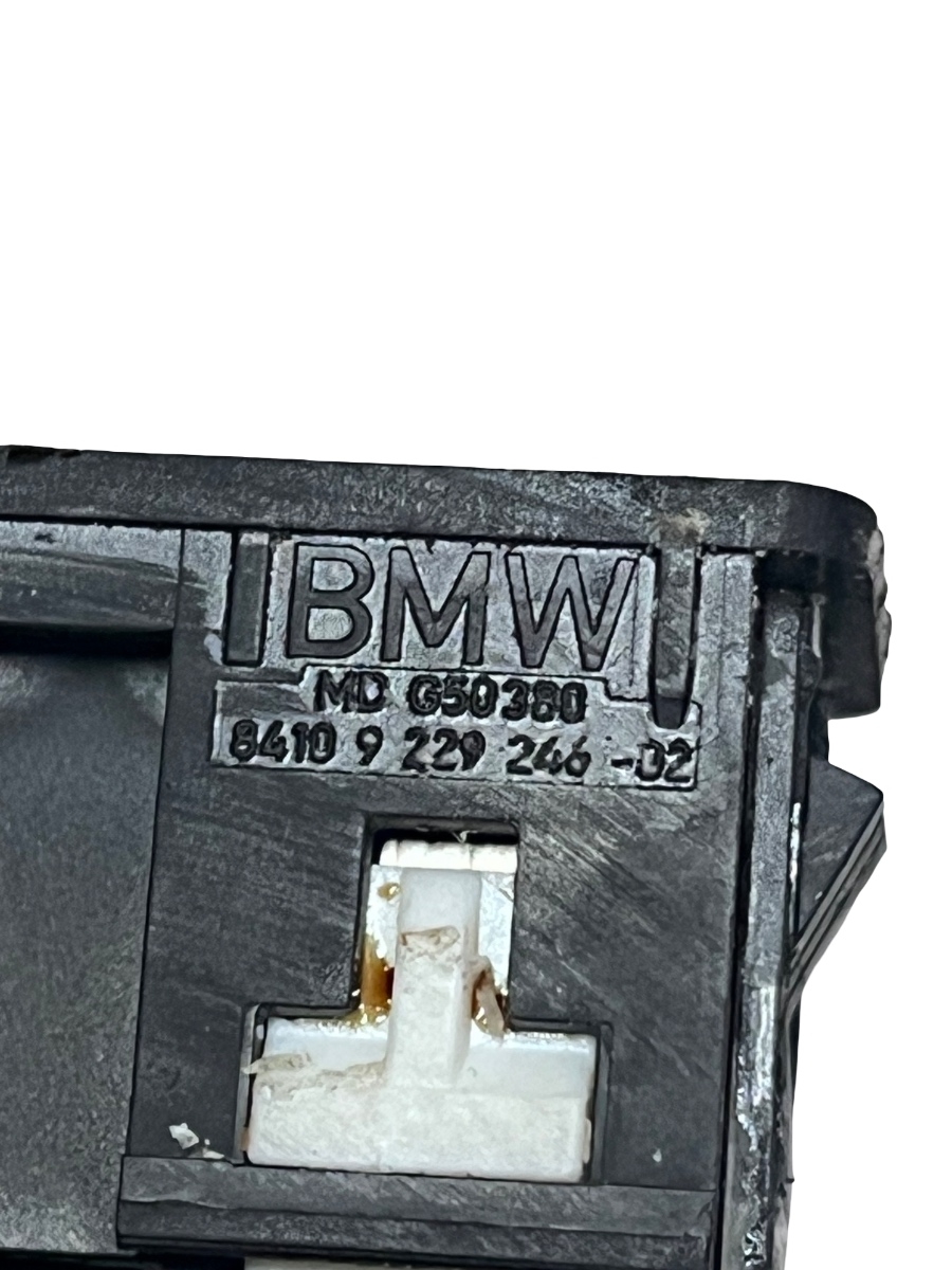Conector priza AUX/USB BMW 1 II F20 2010 -> 84109229246 – foto 3