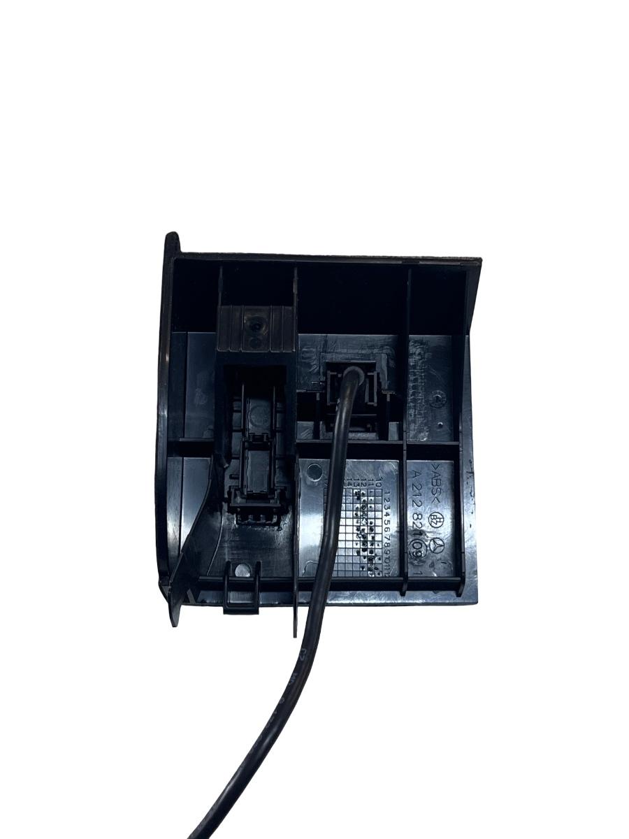 Conector priza USB MERCEDES-BENZ E-CLASS W212 2013 FL -> A2128210911 – foto 3
