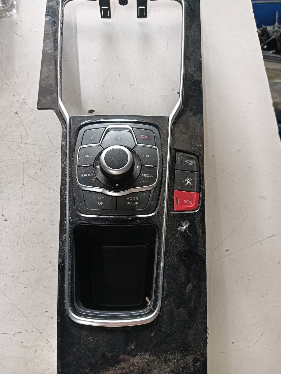 Consola centrala  PEUGEOT 508 (8D_) [ 2010 - > ] – foto 2