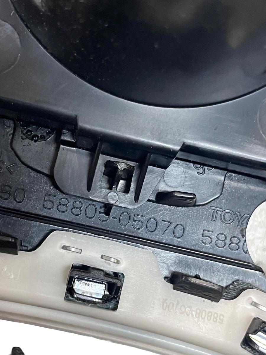Consola centrala TOYOTA AVENSIS Saloon _T27_ 2008 -> 58805-05070 – foto 3