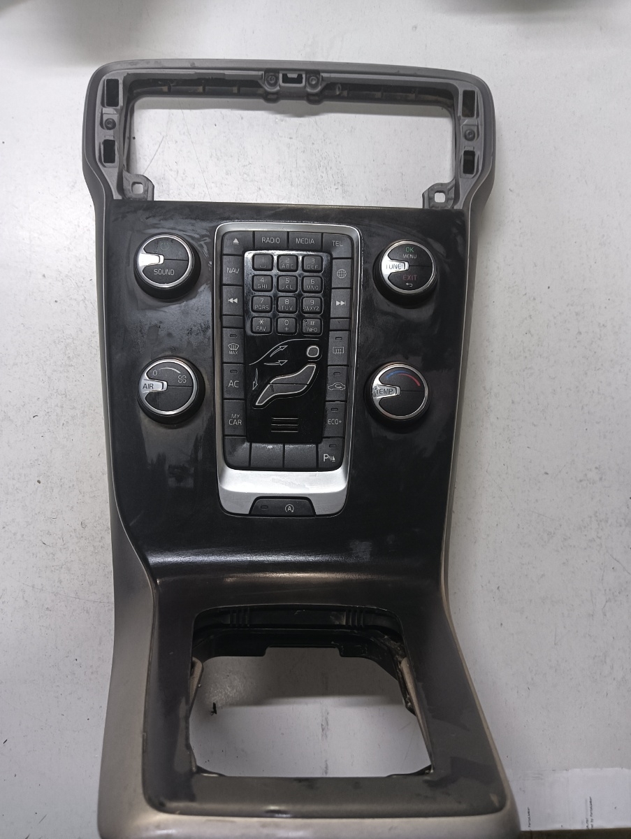 Consola centrala VOLVO V40 Hatchback 525, 526 2012 - >