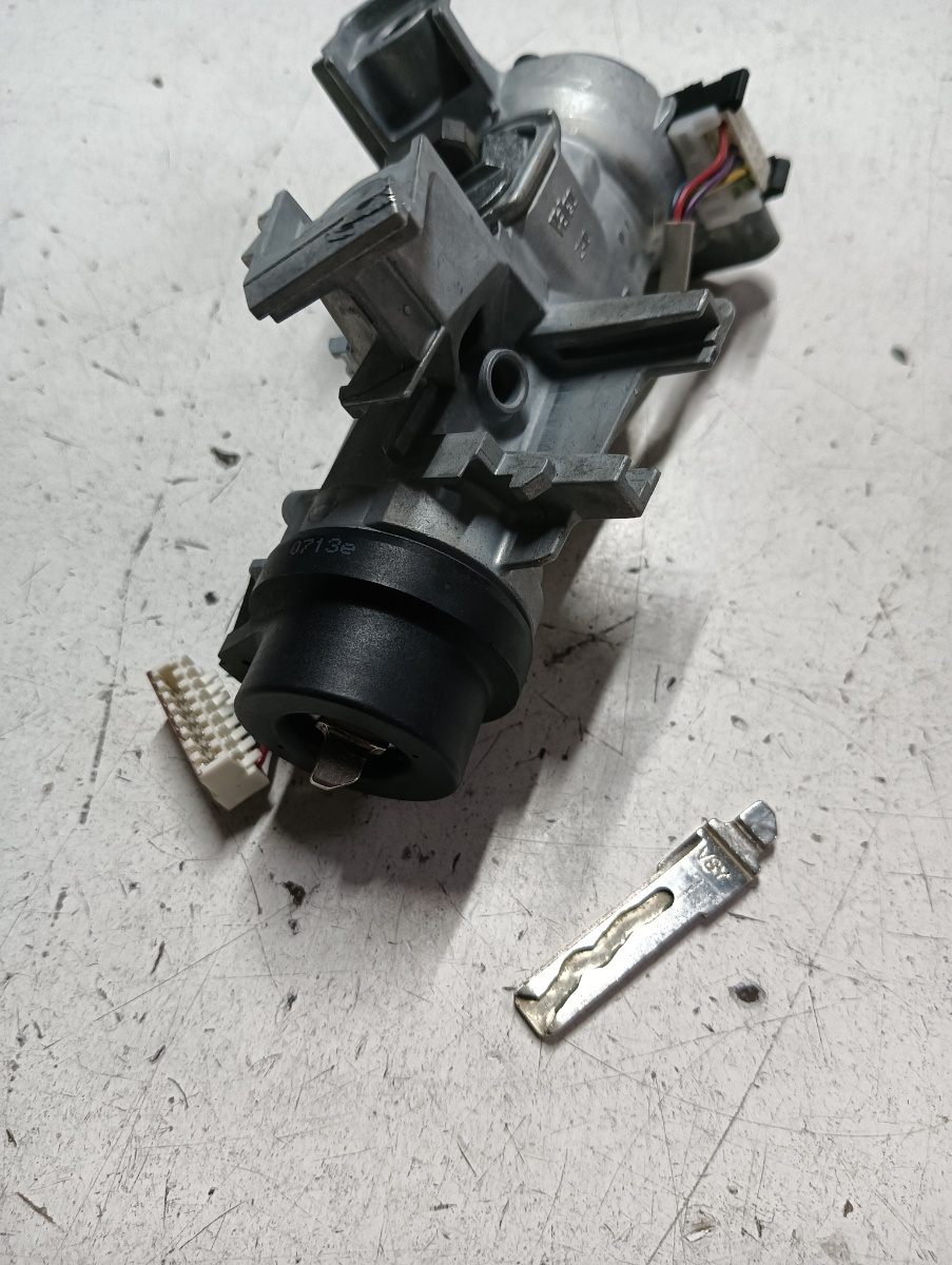 Contact de pornire + 2 lamele cheie SEAT LEON III 5F1 2012 - > VAG 1K0905865 1k0905851b – foto 3
