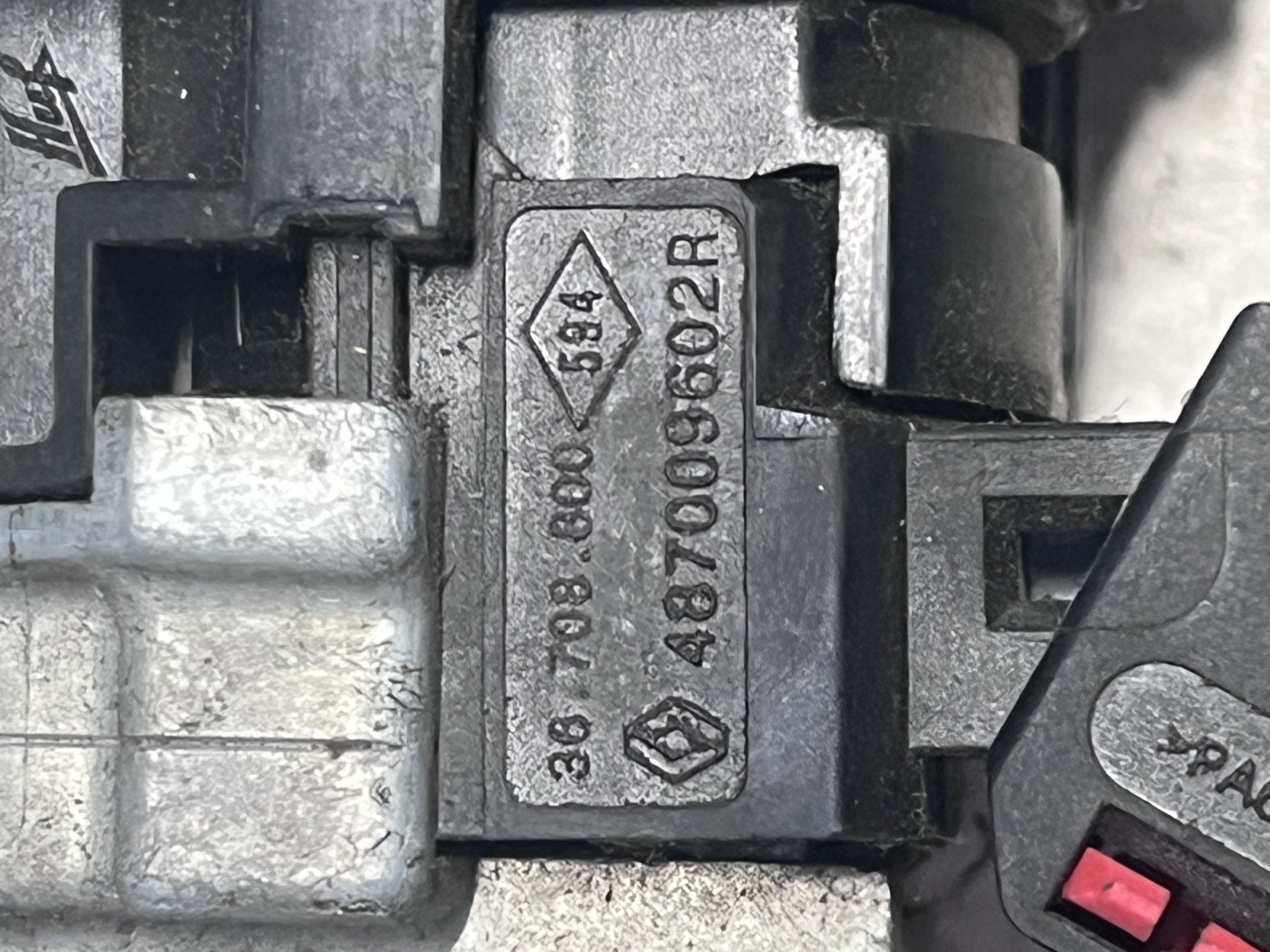 Contact DE Pornire Dacia Logan 2 2012–2020 - cod: 487009602R CAPACUL DE LA CITITOR ESTE CRAPAT ! – foto 3
