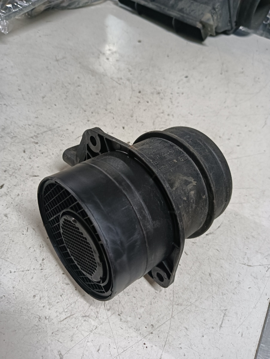 Debitmetru aer AUDI A3 II (8P1) [ 2003 - 2013 ] TDI (AZV, CBAA, CFFA) 100KW|136HP OEM 0281002461 – foto 2